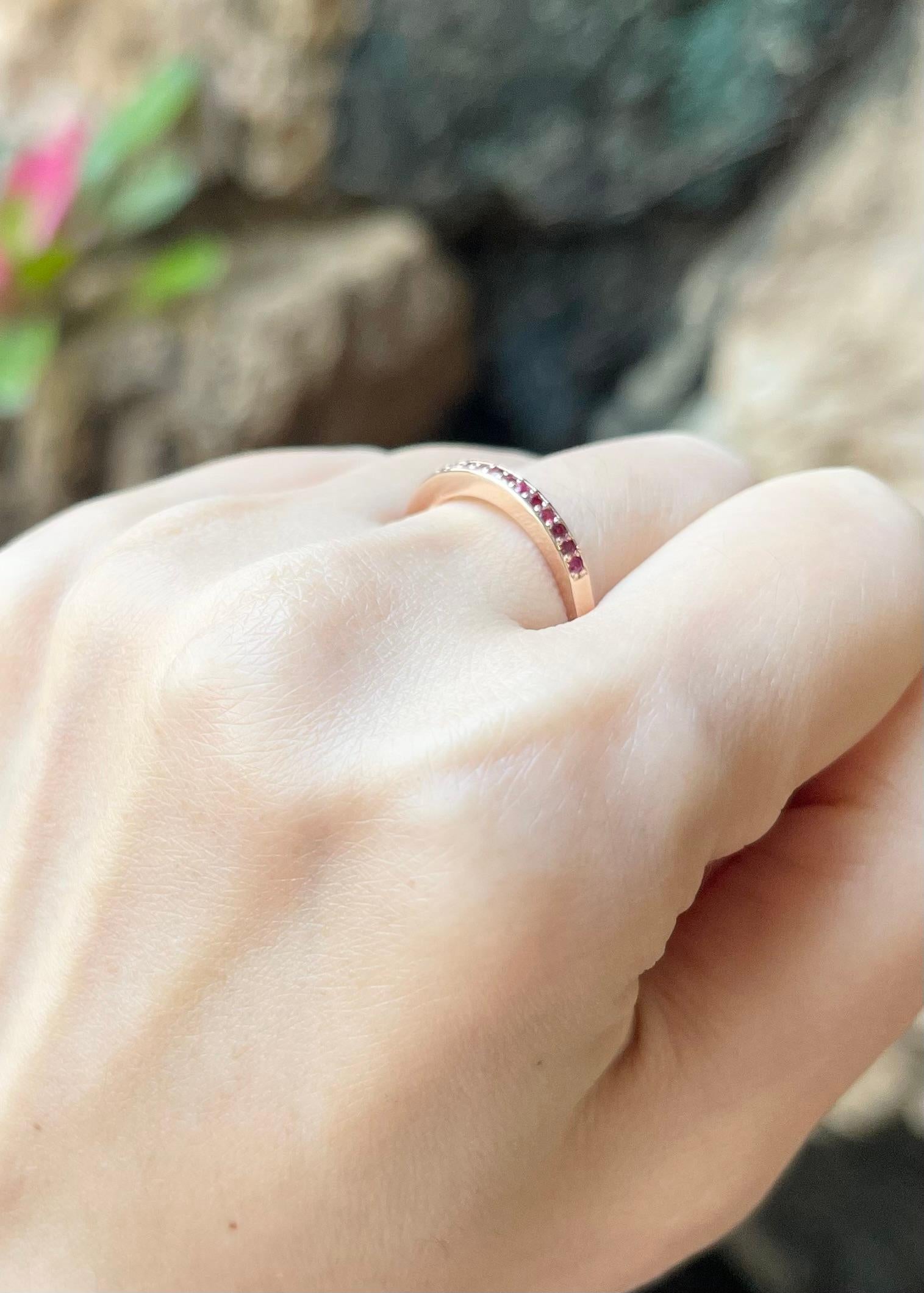 Femenino o masculino Anillo Eternity de rubí engastado en oro rosa de 18 quilates en venta