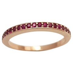 Anello Eternity Band con rubino e incastonatura in oro rosa 18 carati