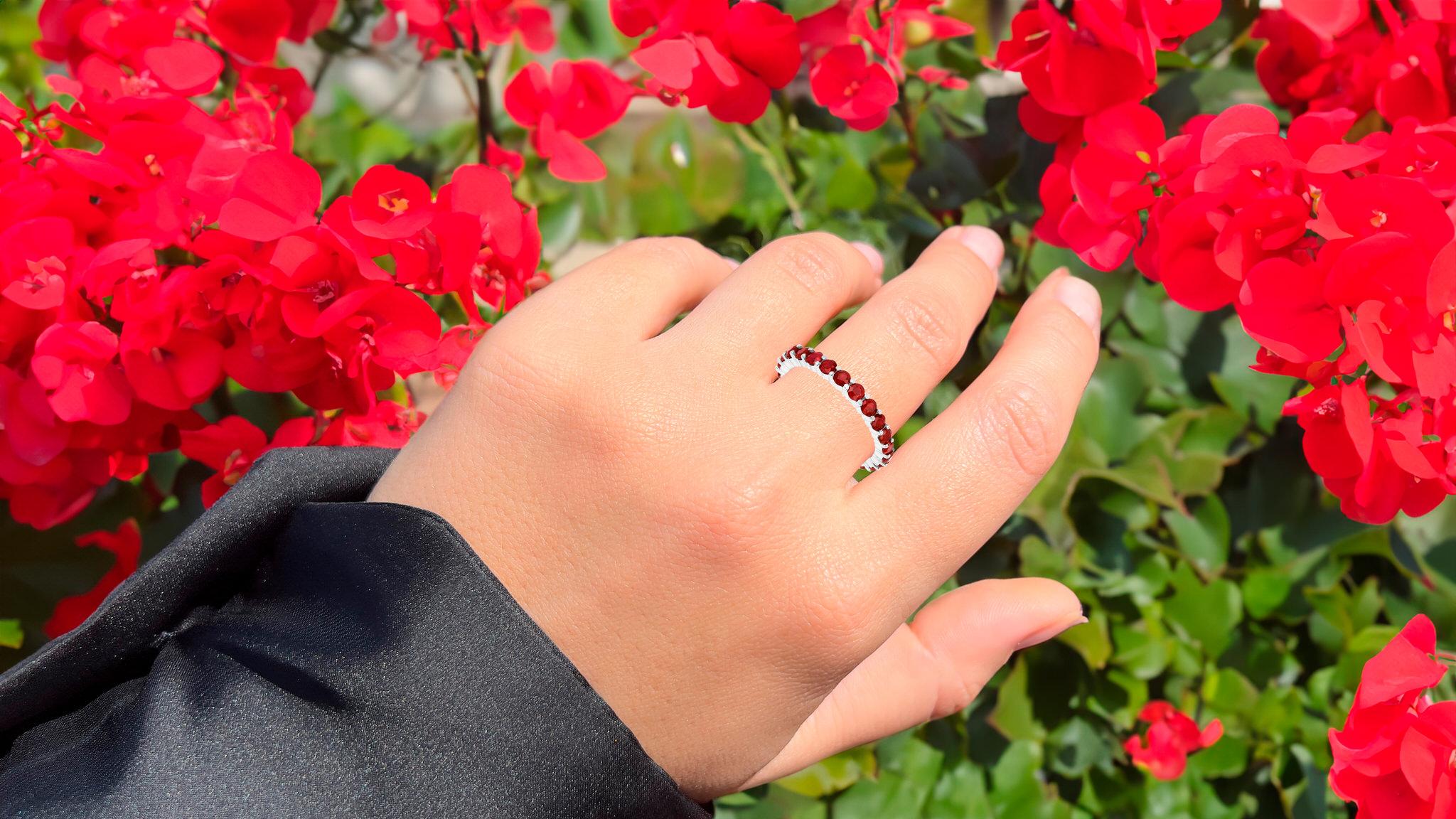 Anillo Eternidad Rubí 1,63 Quilates Oro Blanco 14K Corte redondo en venta
