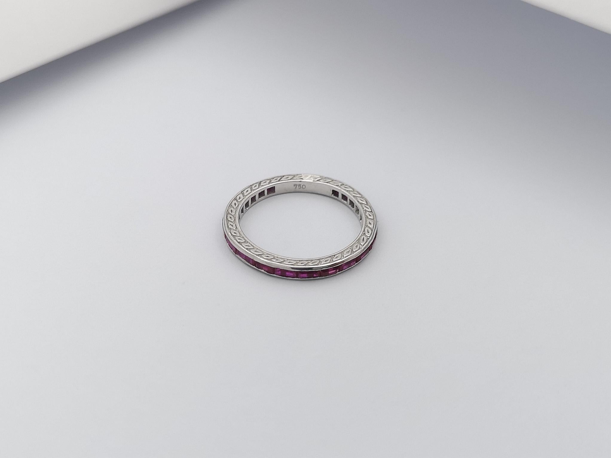 Anillo Eternity de Rubí engastado en oro blanco de 18 quilates en venta 4