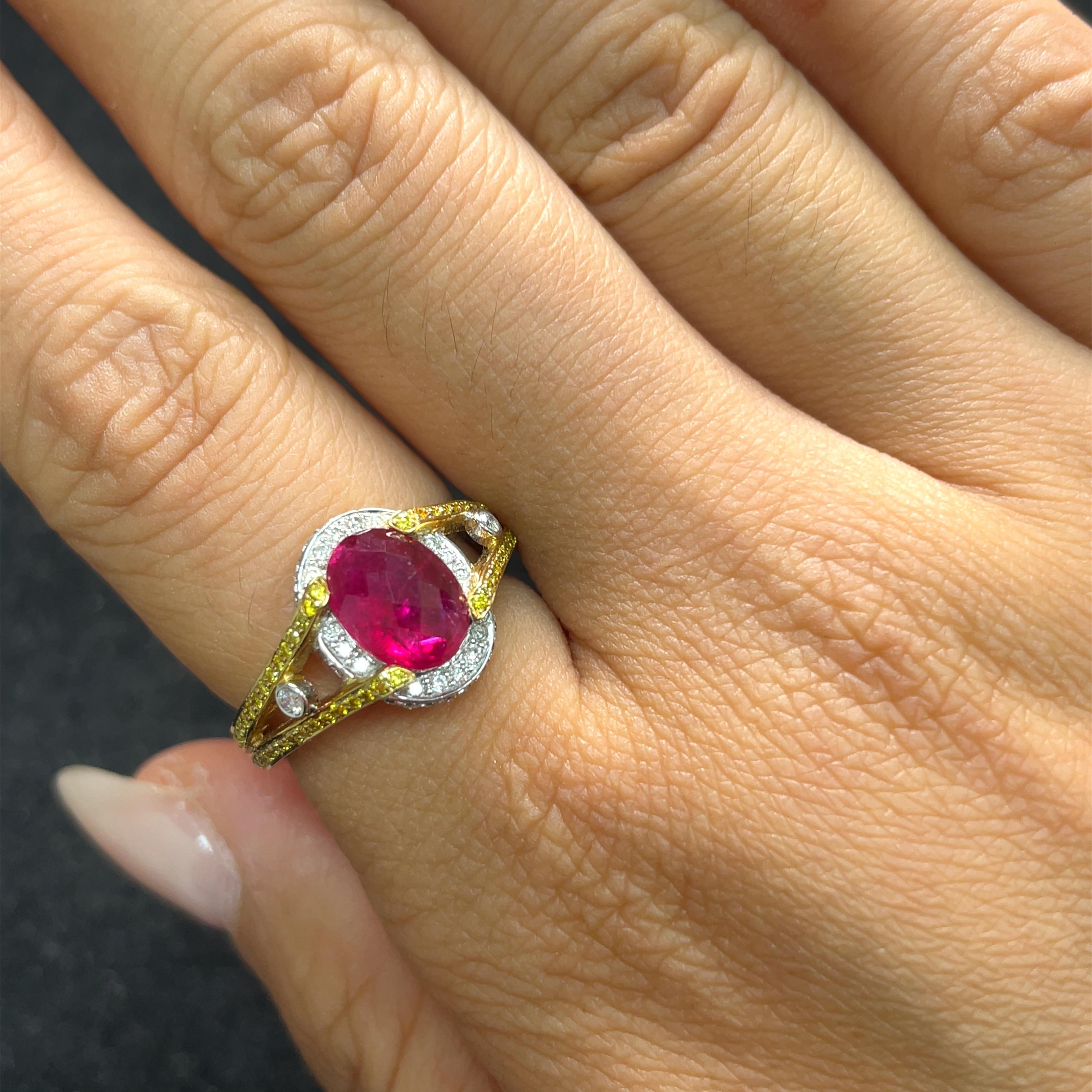 Ruby faceted buff top 18 K white and yellow  gold Engagement ring  For Sale 3