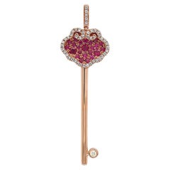 Schlüsselanhänger mit Rubin und Fancy-Diamanten in Pflasterung aus 18 Karat Roségold