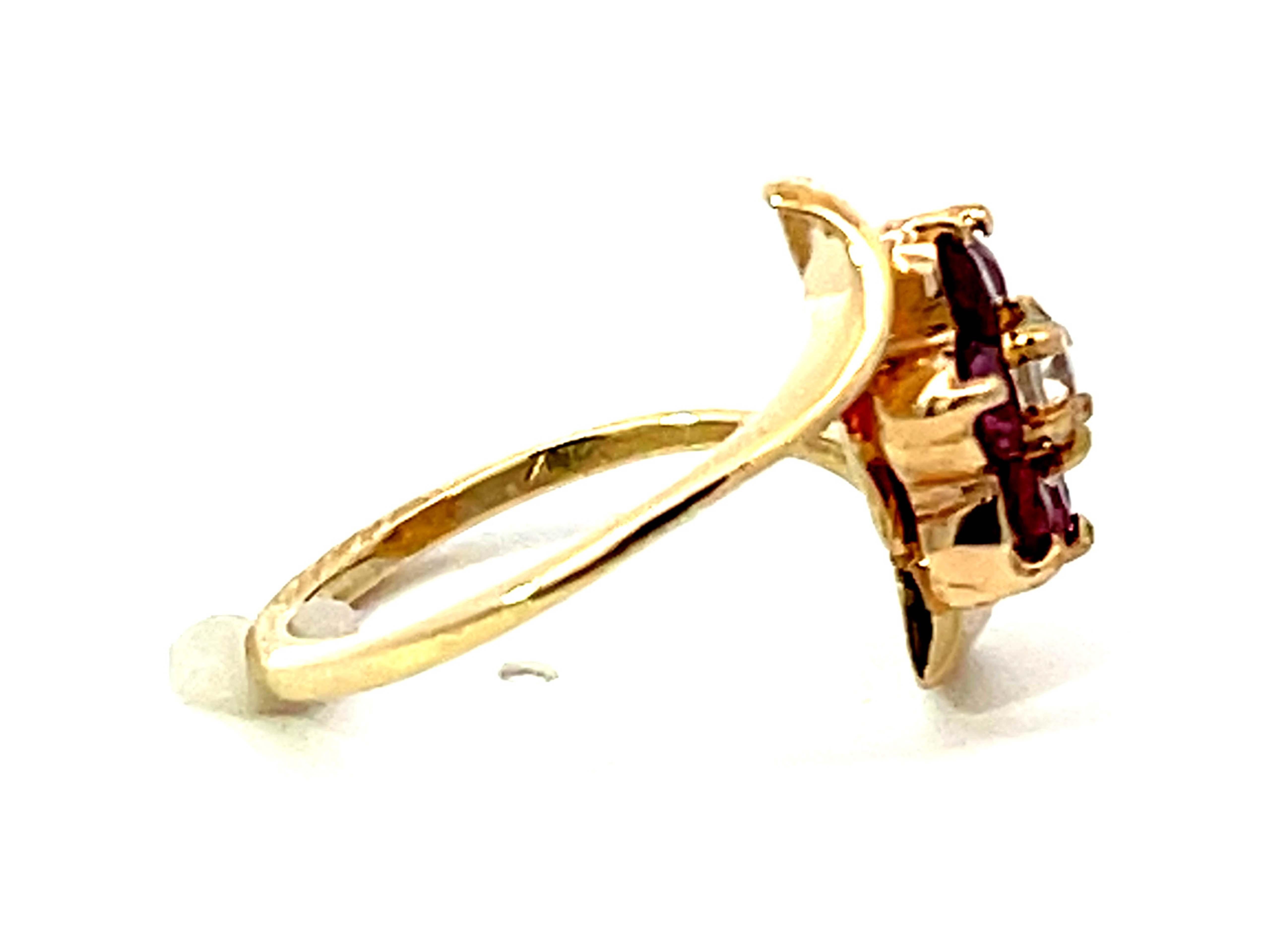 Ruby Flower and Diamond Center Ring in 14k Yellow Gold In Excellent Condition For Sale In Honolulu, HI
