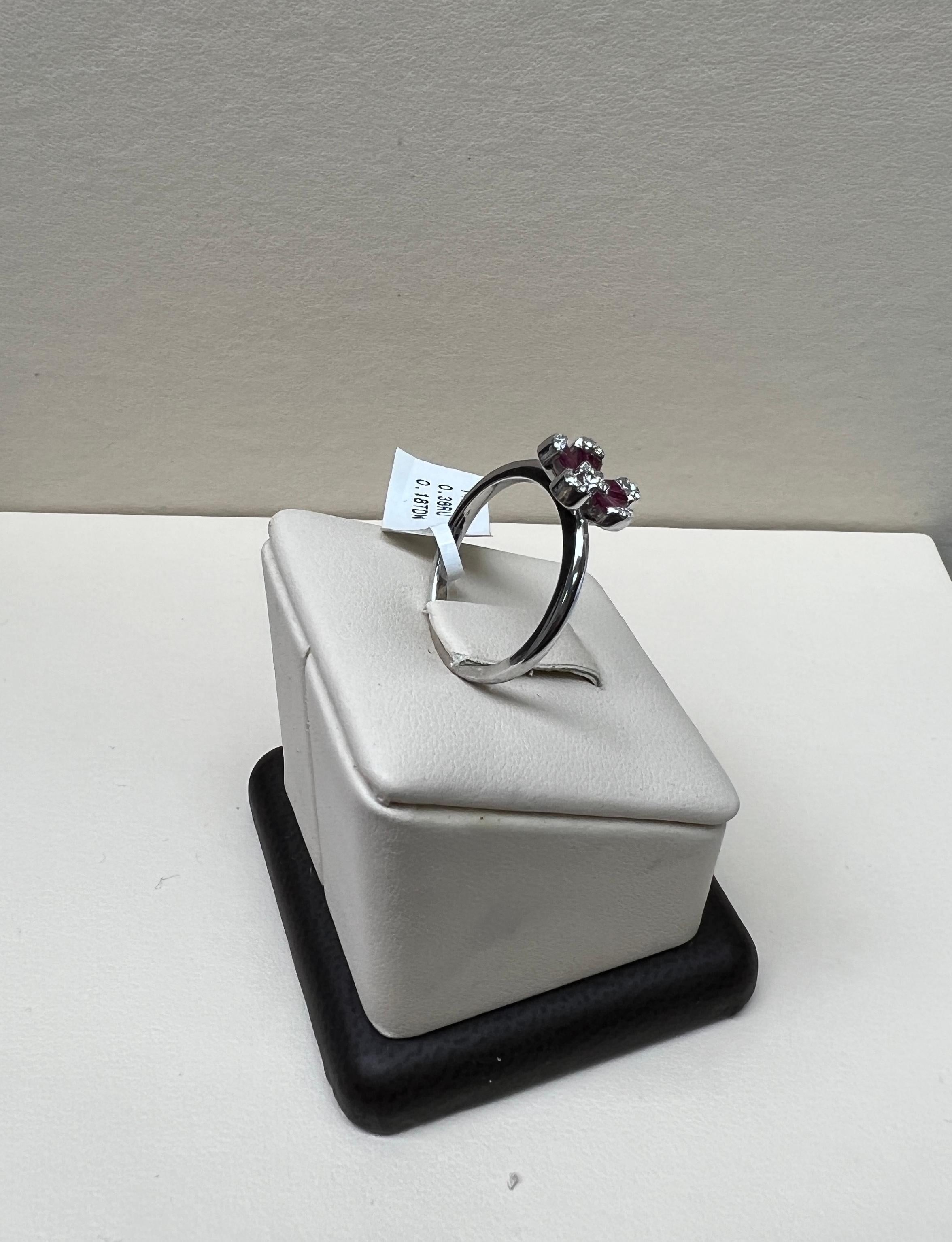 Ruby Flower Diamond Ring 14K White Gold In New Condition For Sale In New York, NY