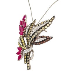 Colgante y broche Guirnalda de flores de rubí con diamantes de colores fantasía
