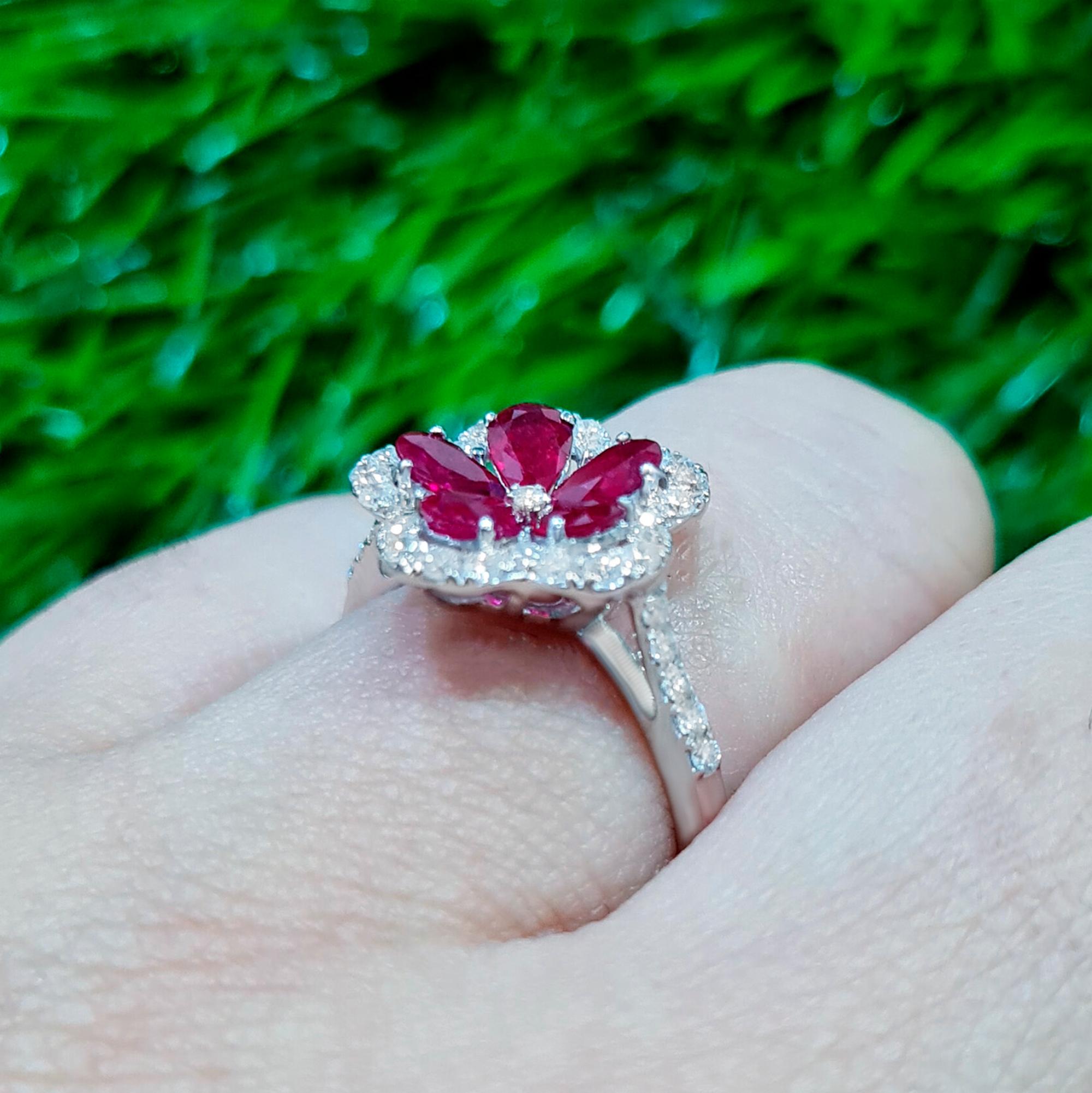 Art Deco Ruby Flower Ring With Diamonds 1.55 Carats 18K White Gold For Sale