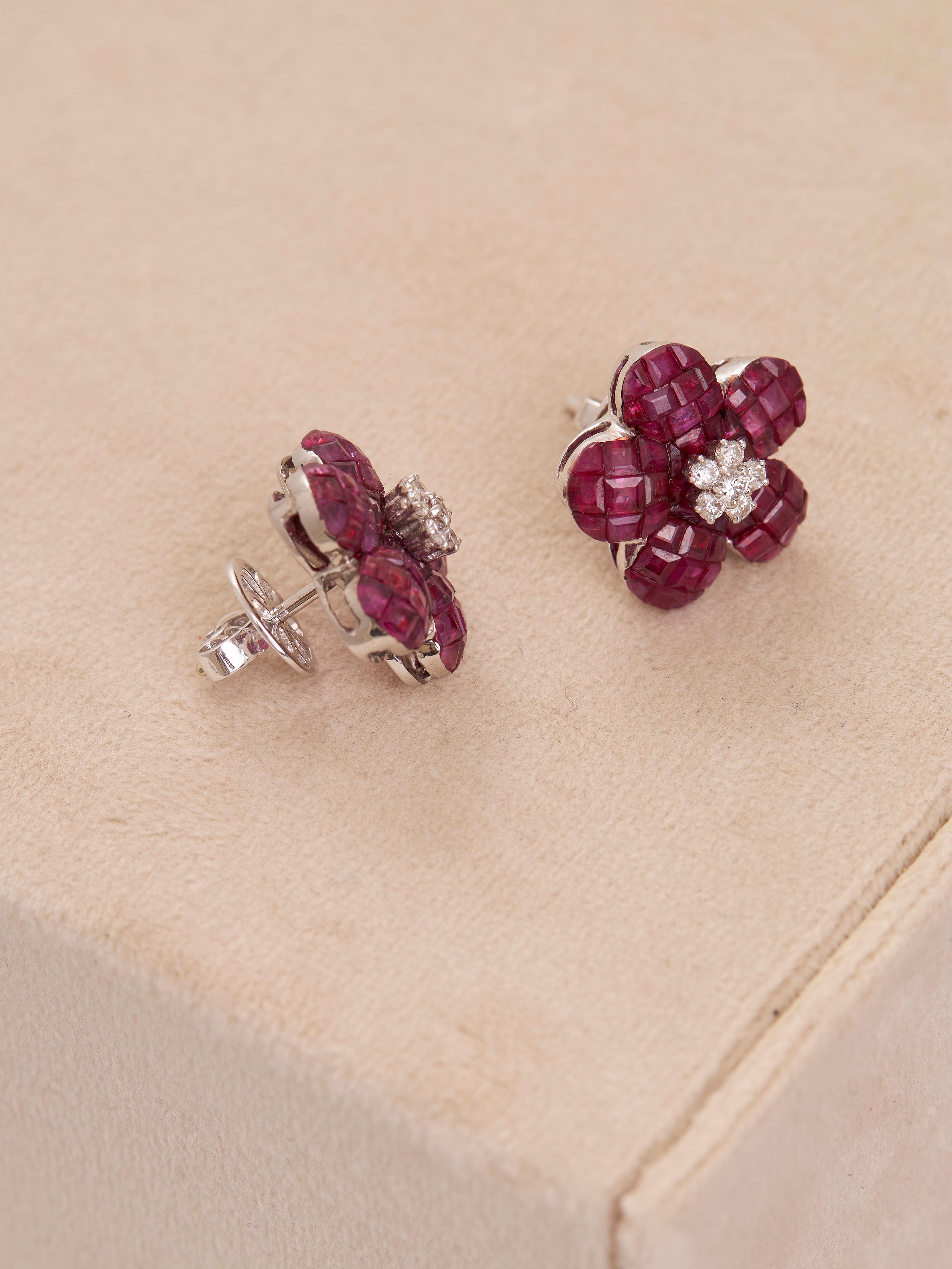 Contemporain Ruby Flower Studs in 14kt Gold & Diamond en vente