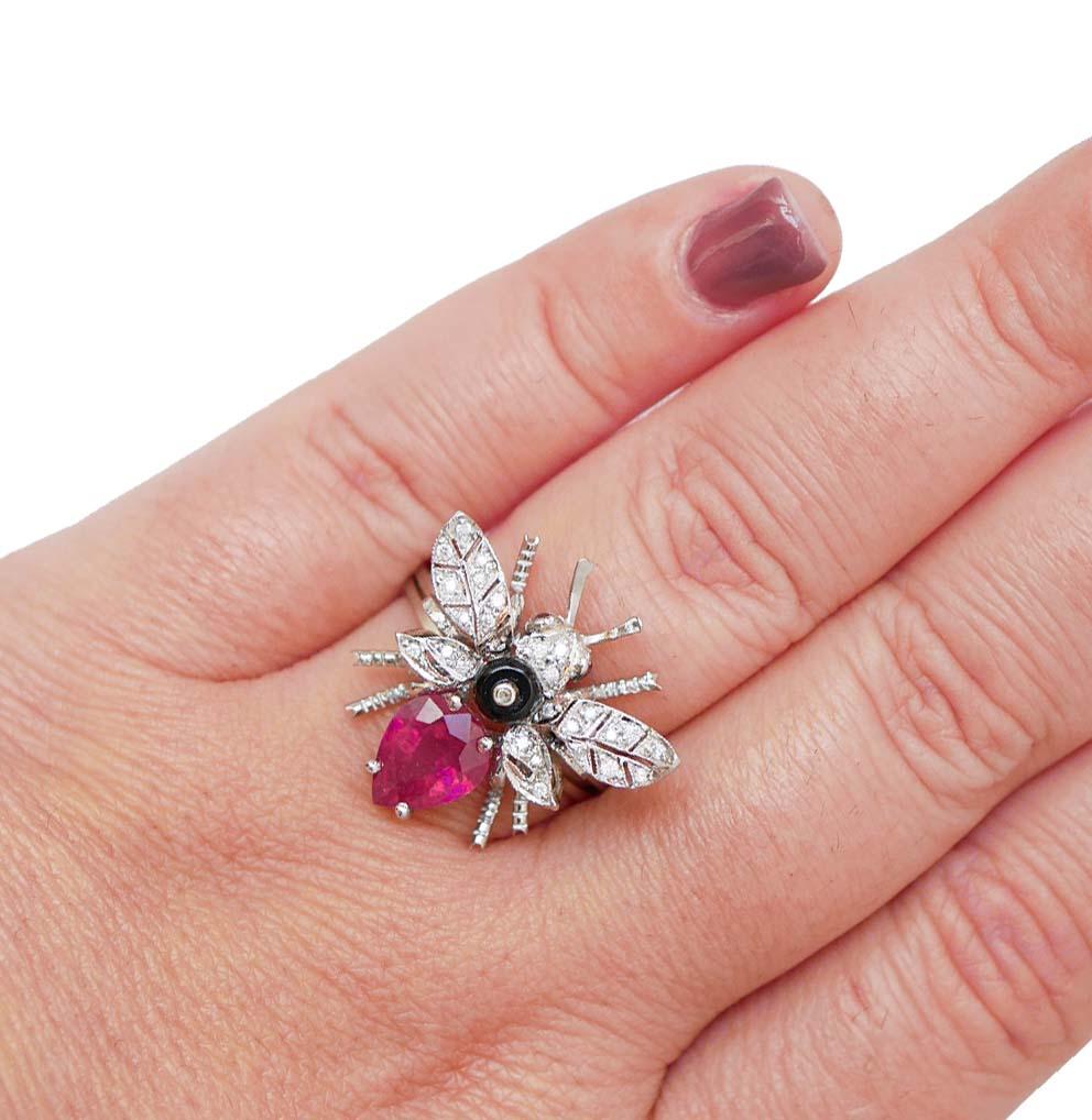 Rubino, granati, diamanti, onice, anello di platino. In condizioni buone in vendita a Marcianise, Marcianise (CE)