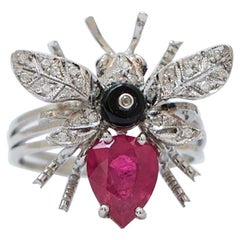 Rubí, Granates, Diamantes, Ónice, Anillo Mosca de Platino.