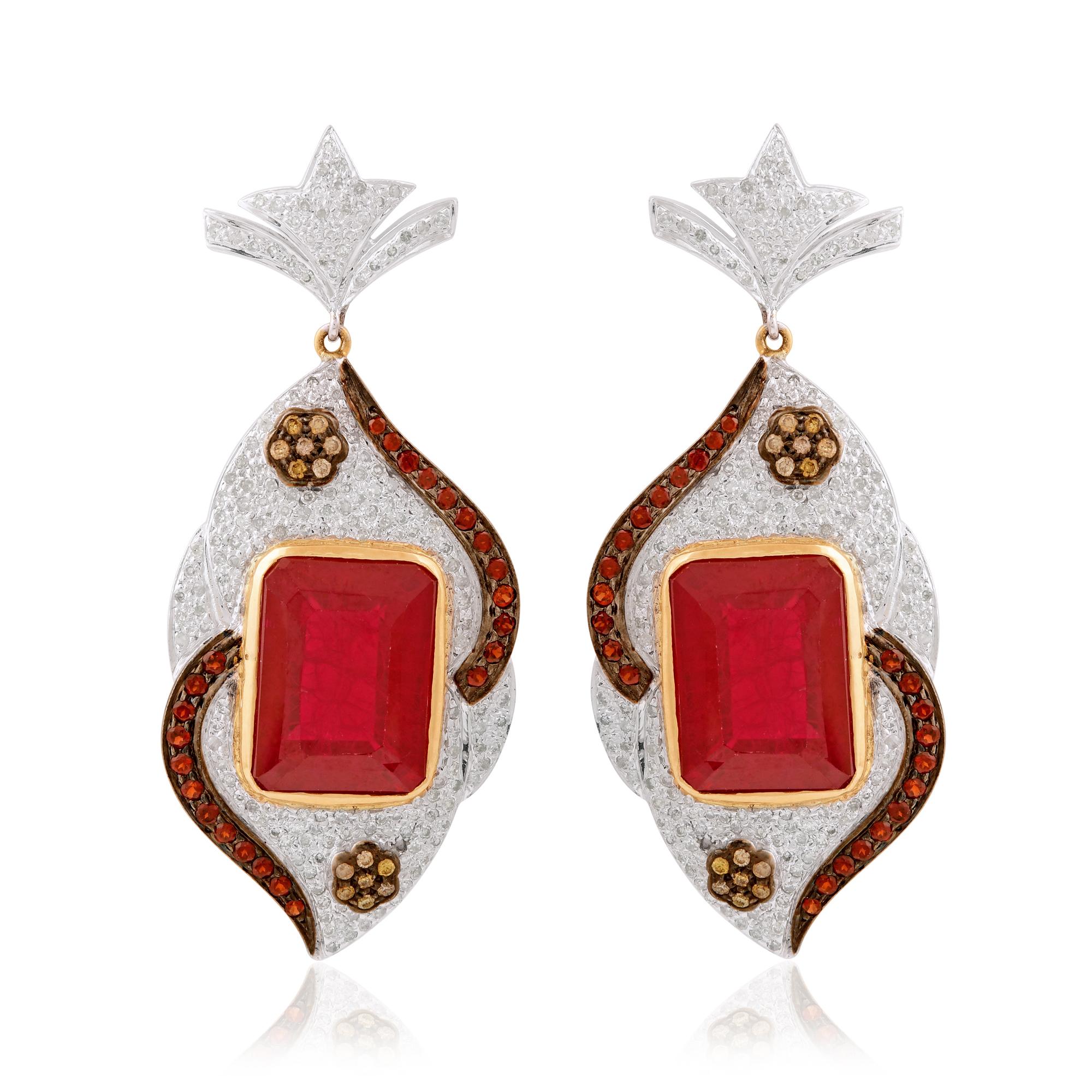 Pendentif en pierre de rubis Collier de diamants Pendentifs en argent Bijoux faits main Pour femmes en vente