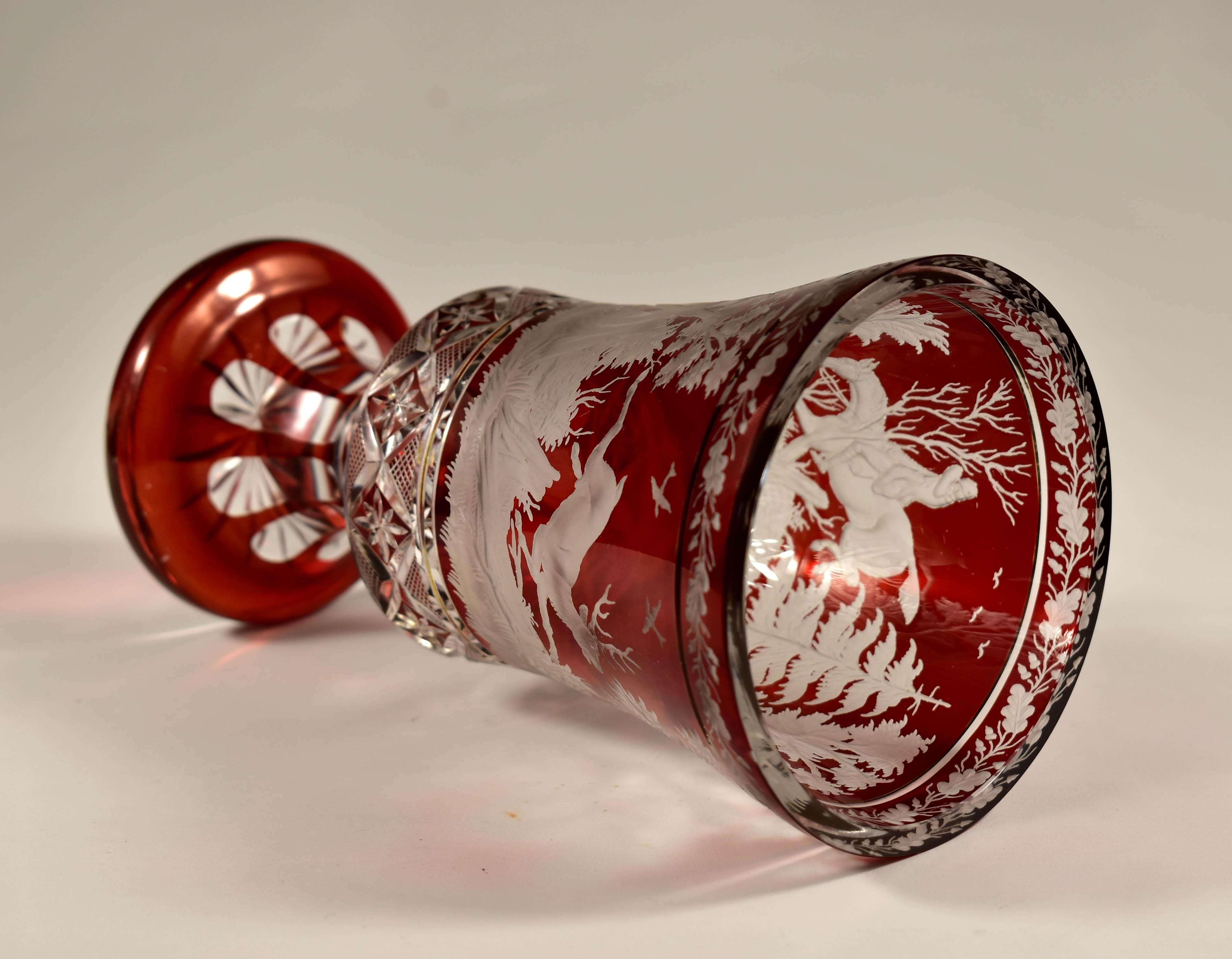 Copa de Cristal Rubí - Motivo de Caza Grabado - Cristal de Bohemia en venta 7