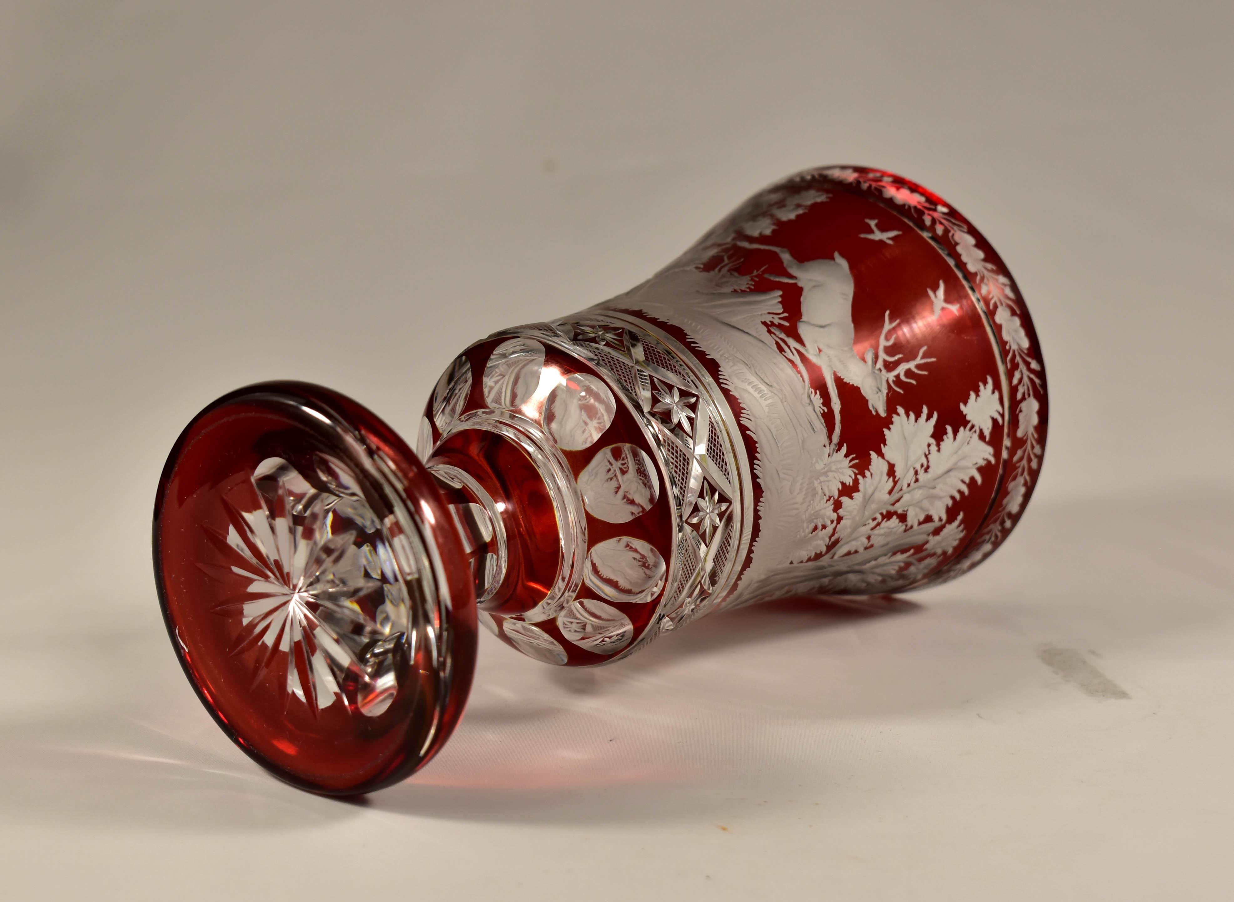 Copa de Cristal Rubí - Motivo de Caza Grabado - Cristal de Bohemia en venta 8
