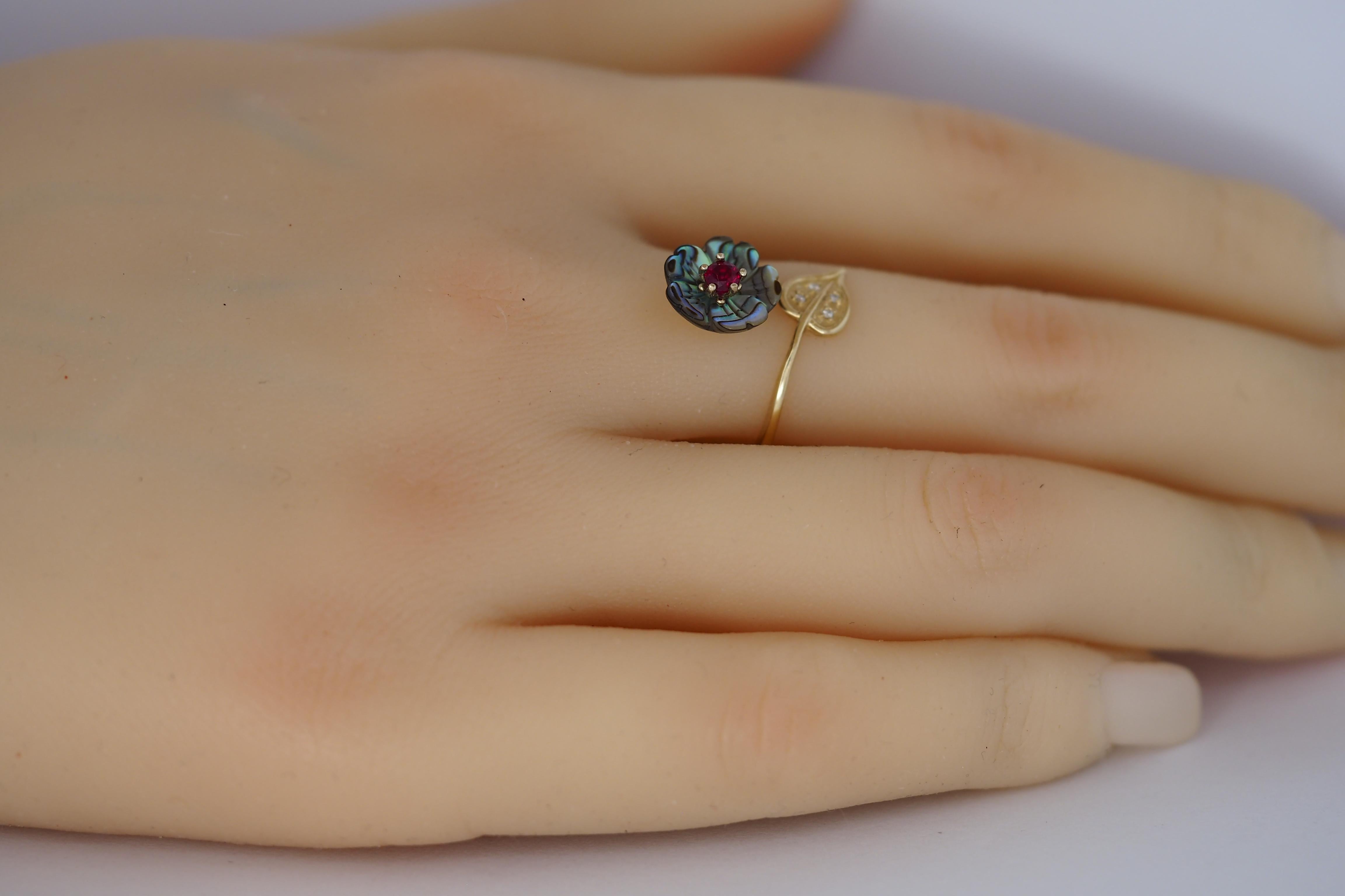 Round Cut Red gemstone 14k  gold ring. For Sale