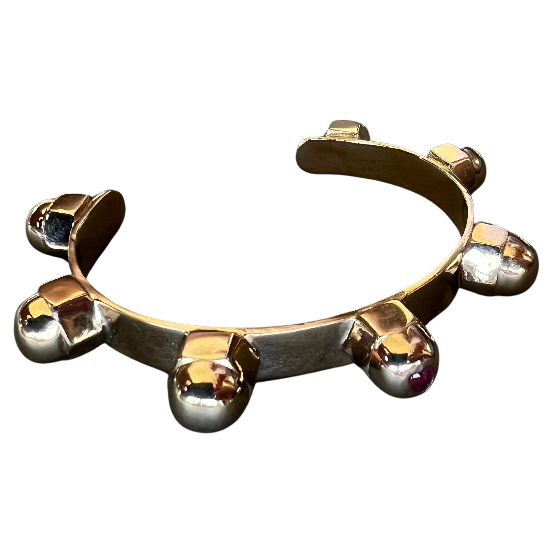 Bracelet manchette Ruby Heart Bronze Studs Statement Piece J Dauphin en vente 1