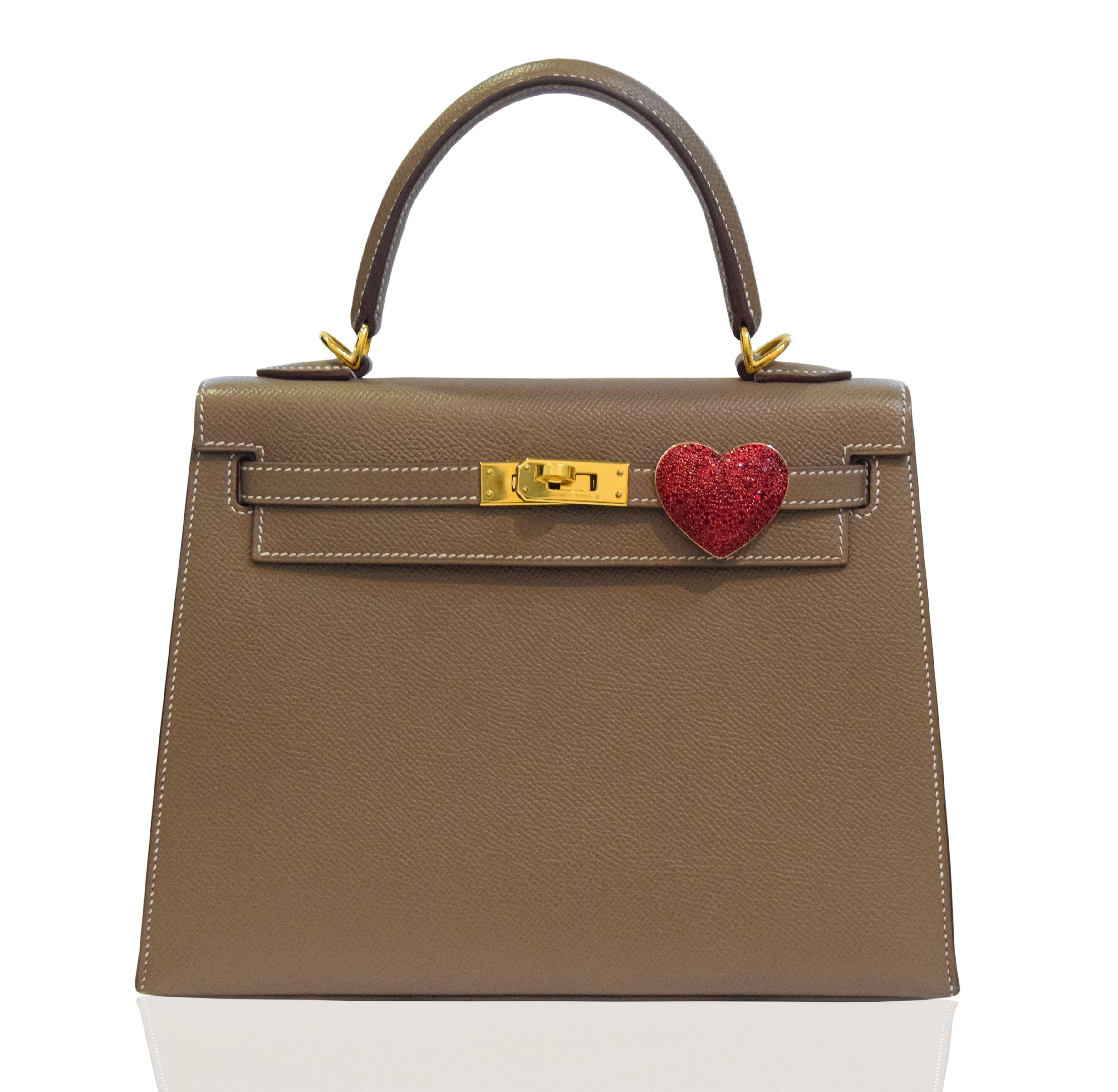 Ruby Heart Customized Bag Bijoux In New Condition For Sale In Dubai, AE