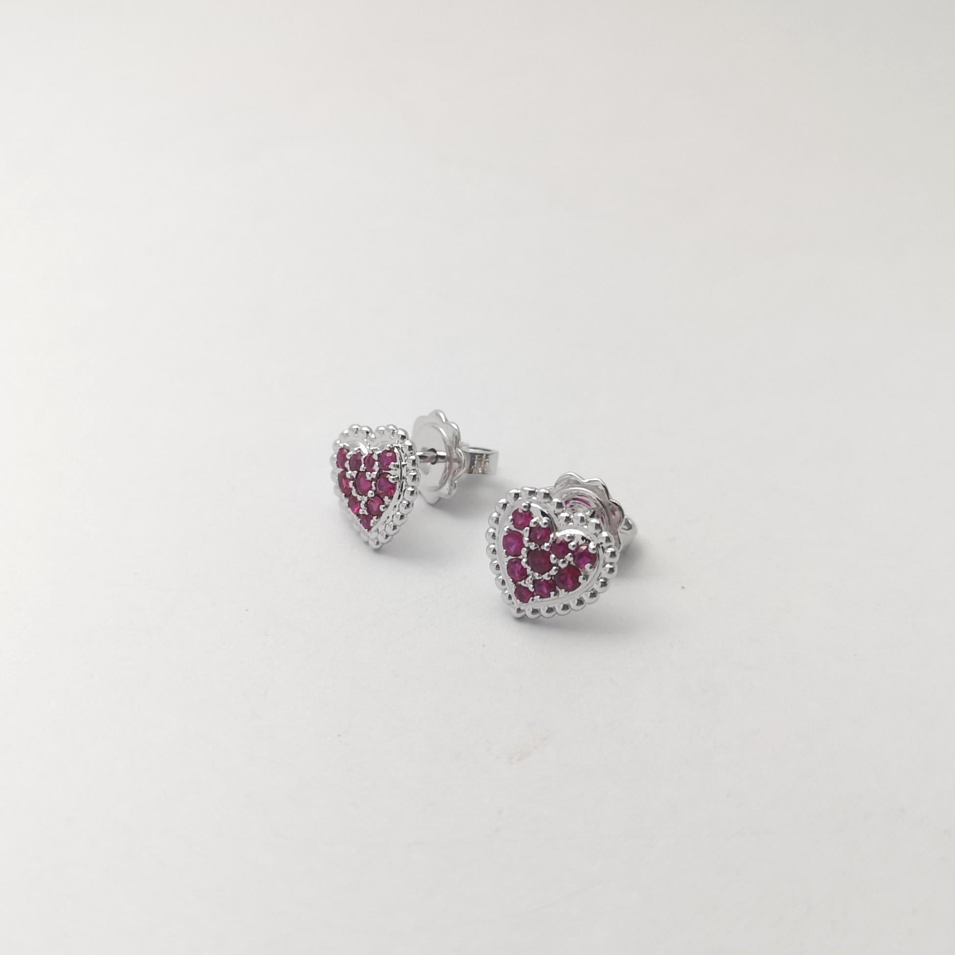 Ruby Heart Earrings set in 18K White Gold Settings In New Condition For Sale In Bangkok, TH