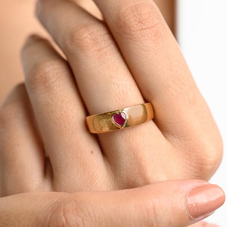 For Sale:  Dainty Heart Cut Ruby Mens Ring in 18k Solid Yellow Gold, Signet Ring for Her 5