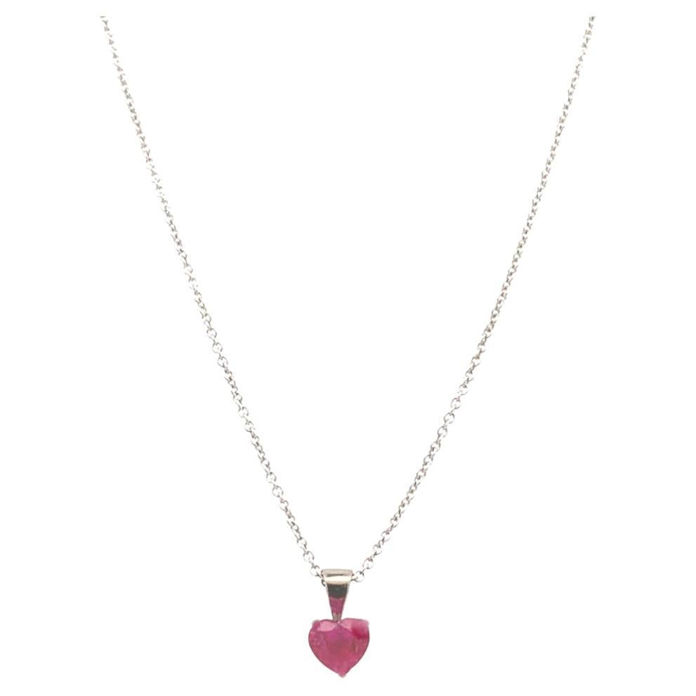 Collar colgante solitario con forma de corazón de rubí Oro blanco de 18 quilates