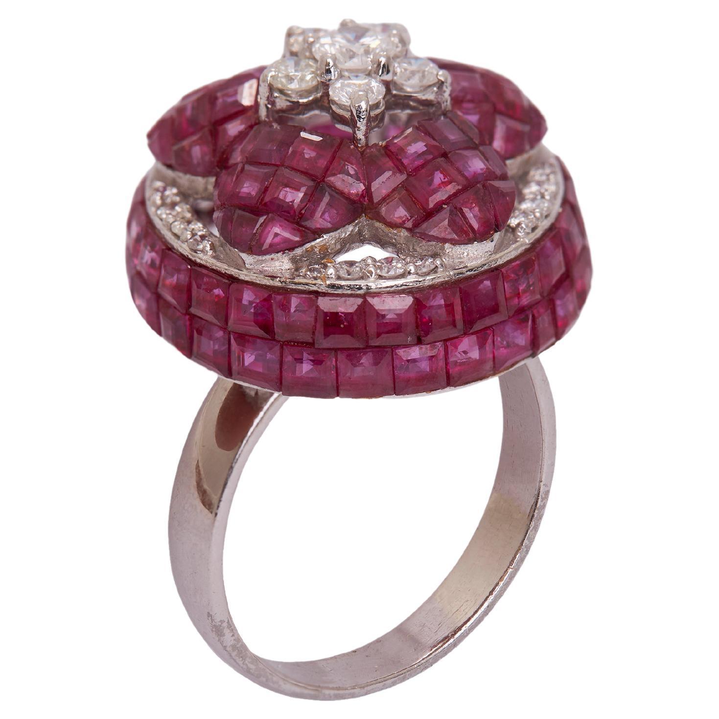 Round Cut Ruby Invisible Setting Ring in 14kt Gold For Sale