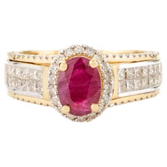 Verlobungsring mit rotem Rubin und Diamanten aus 18 Karat massivem Gelbgold für Damen