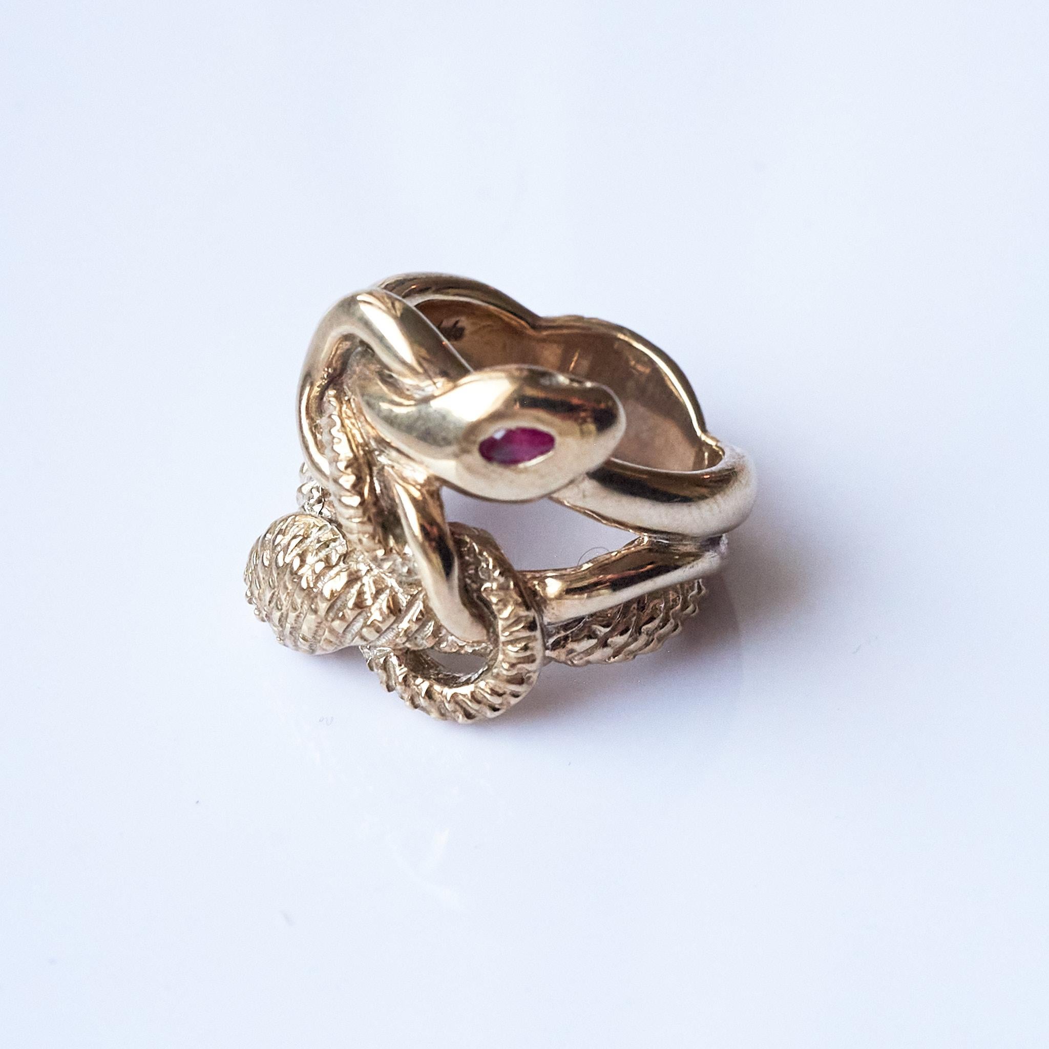 Ruby Marquis White Diamond Emerald 18 Carat Gold Snake Ring Animal J Dauphin In New Condition For Sale In Los Angeles, CA