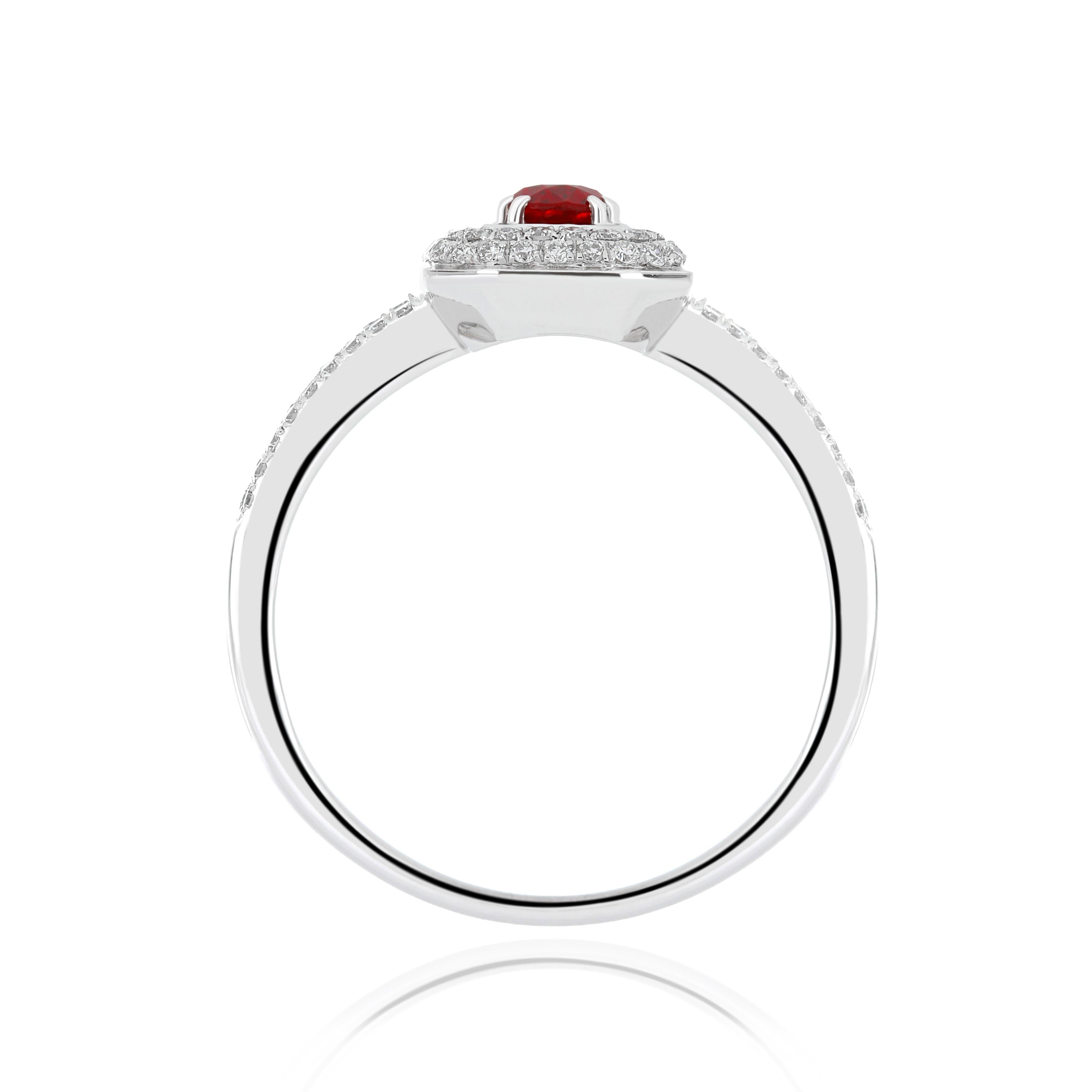 Ruby Mozambique and Diamond and 18 Karat White Gold Daily Wear Jewelry Ring For Sale 2