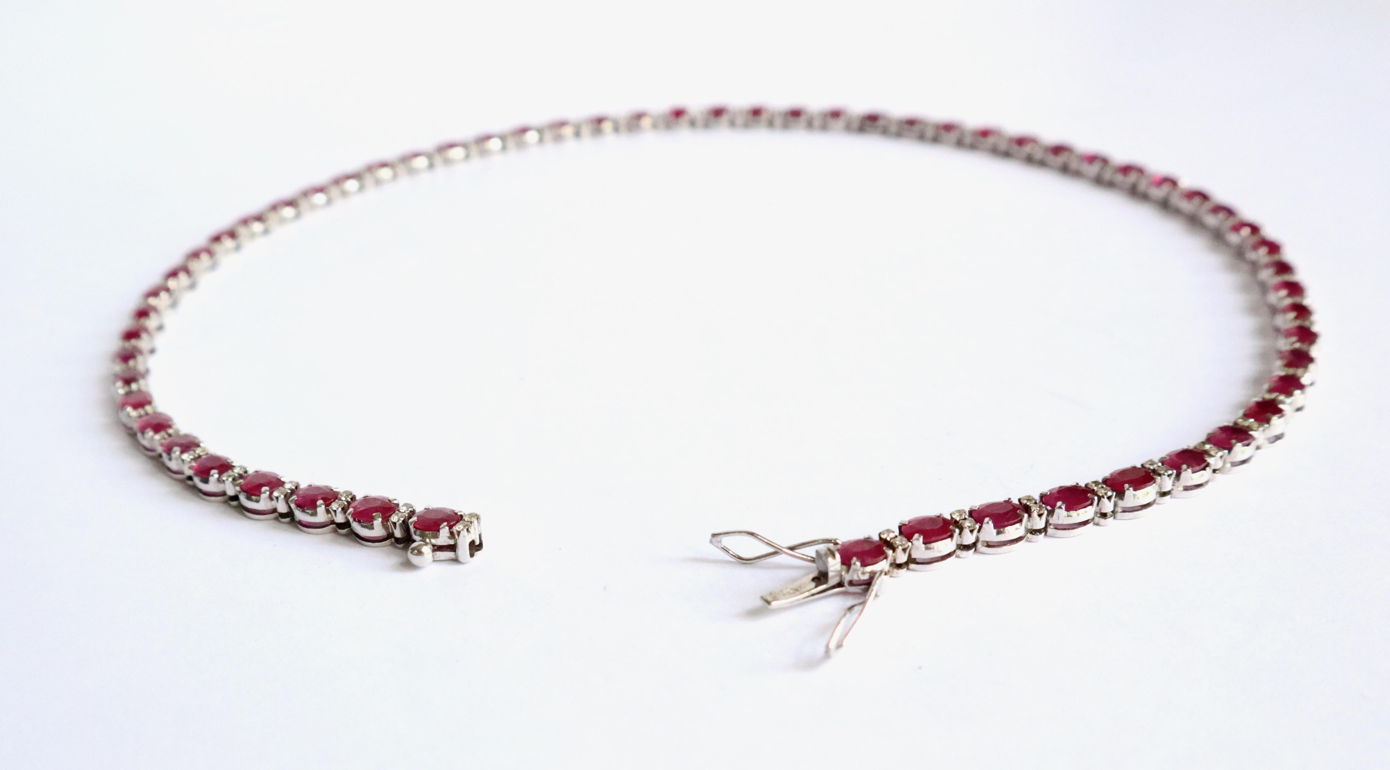 Ruby Necklace Choker in 18 Carat 18 Karat Gold 60 Rubies 25 Carats and Diamonds For Sale 5