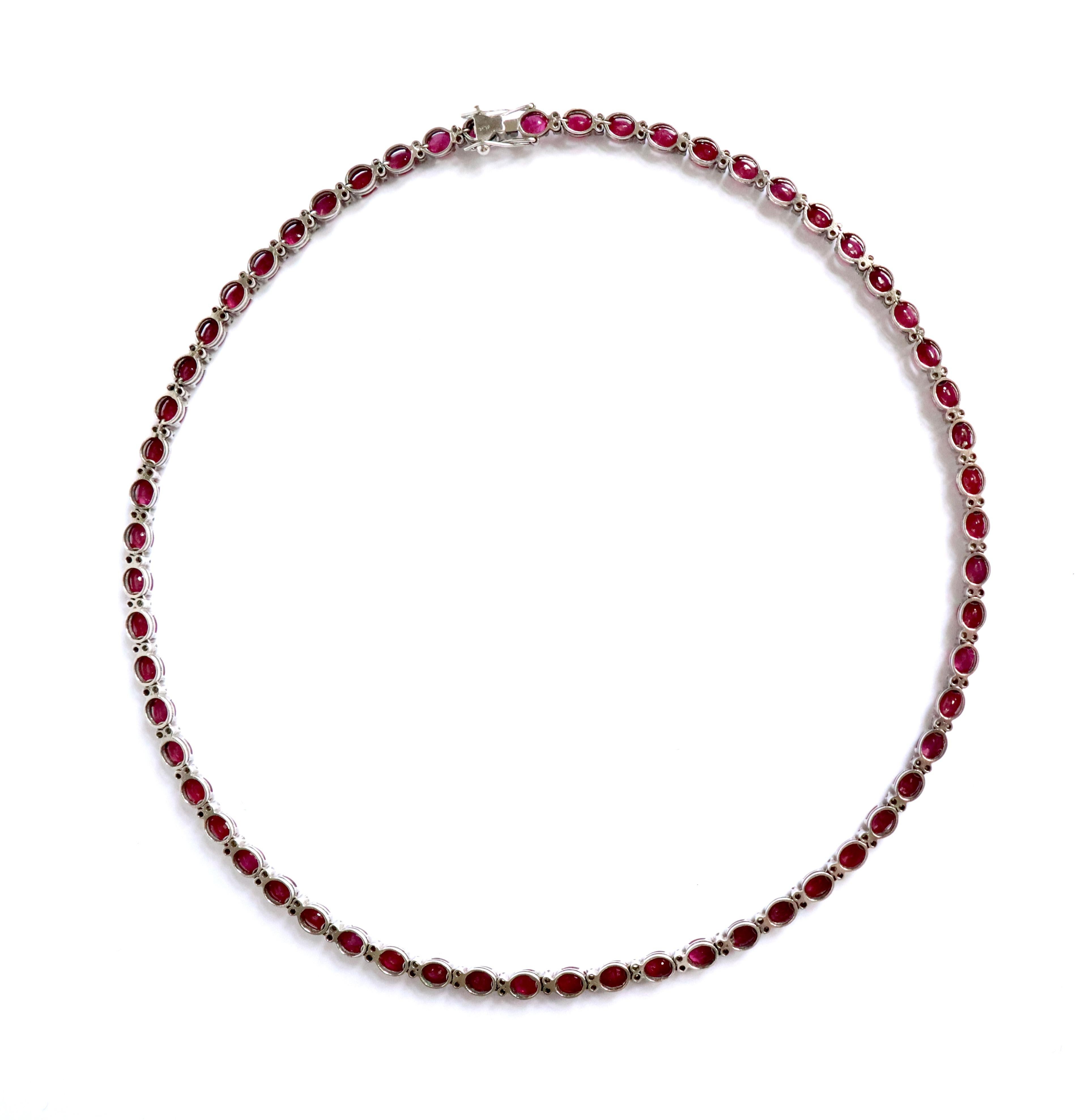 Ruby Necklace Choker in 18 Carat 18 Karat Gold 60 Rubies 25 Carats and Diamonds For Sale 2