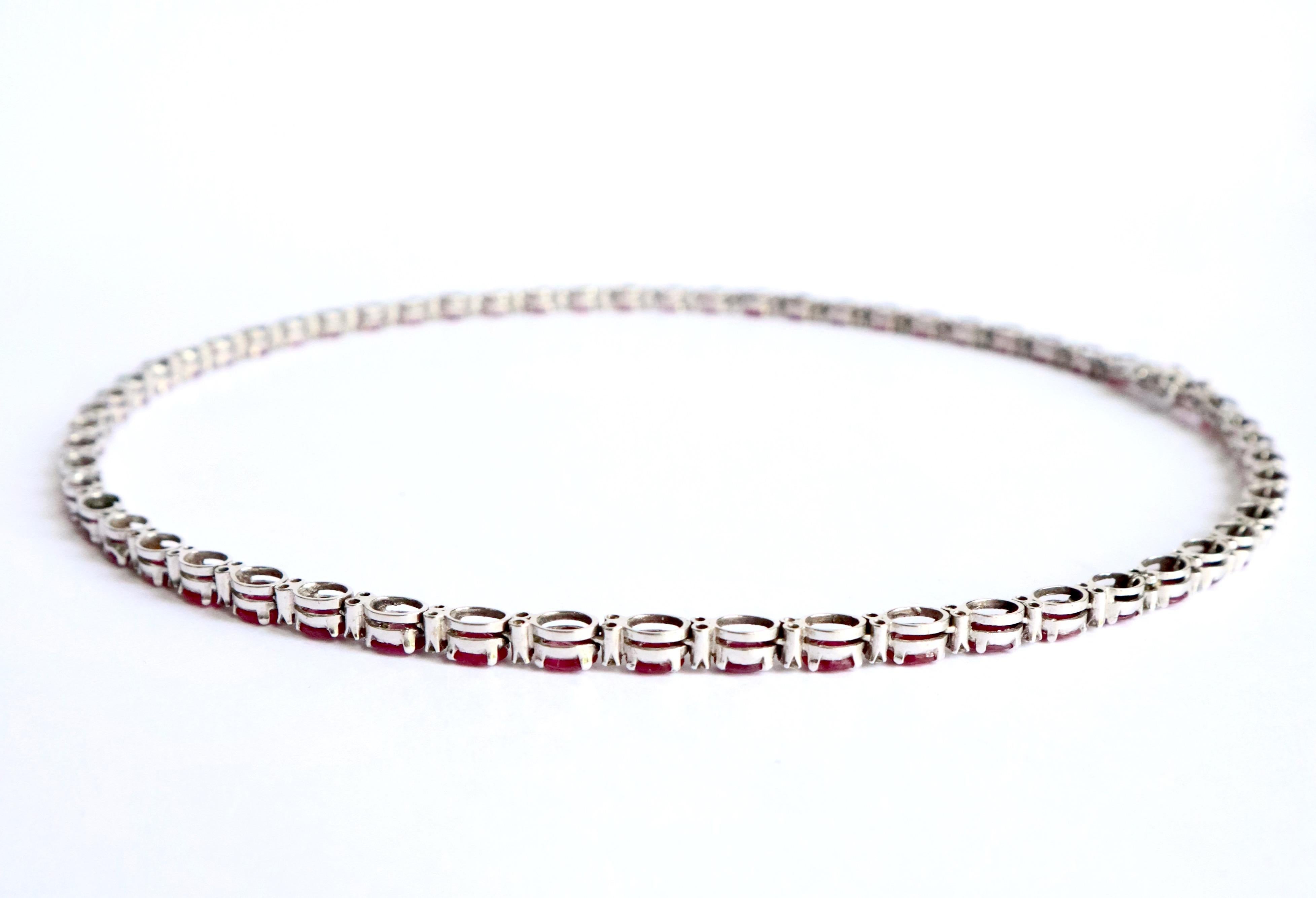 Ruby Necklace Choker in 18 Carat 18 Karat Gold 60 Rubies 25 Carats and Diamonds For Sale 3