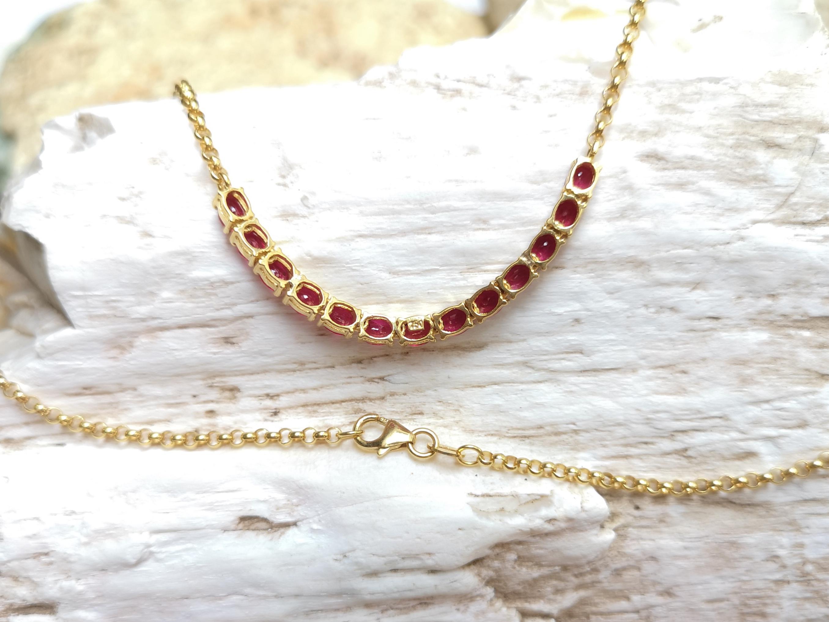Oval Cut Ruby Necklace Set in 18 Karat Gold Settings For Sale