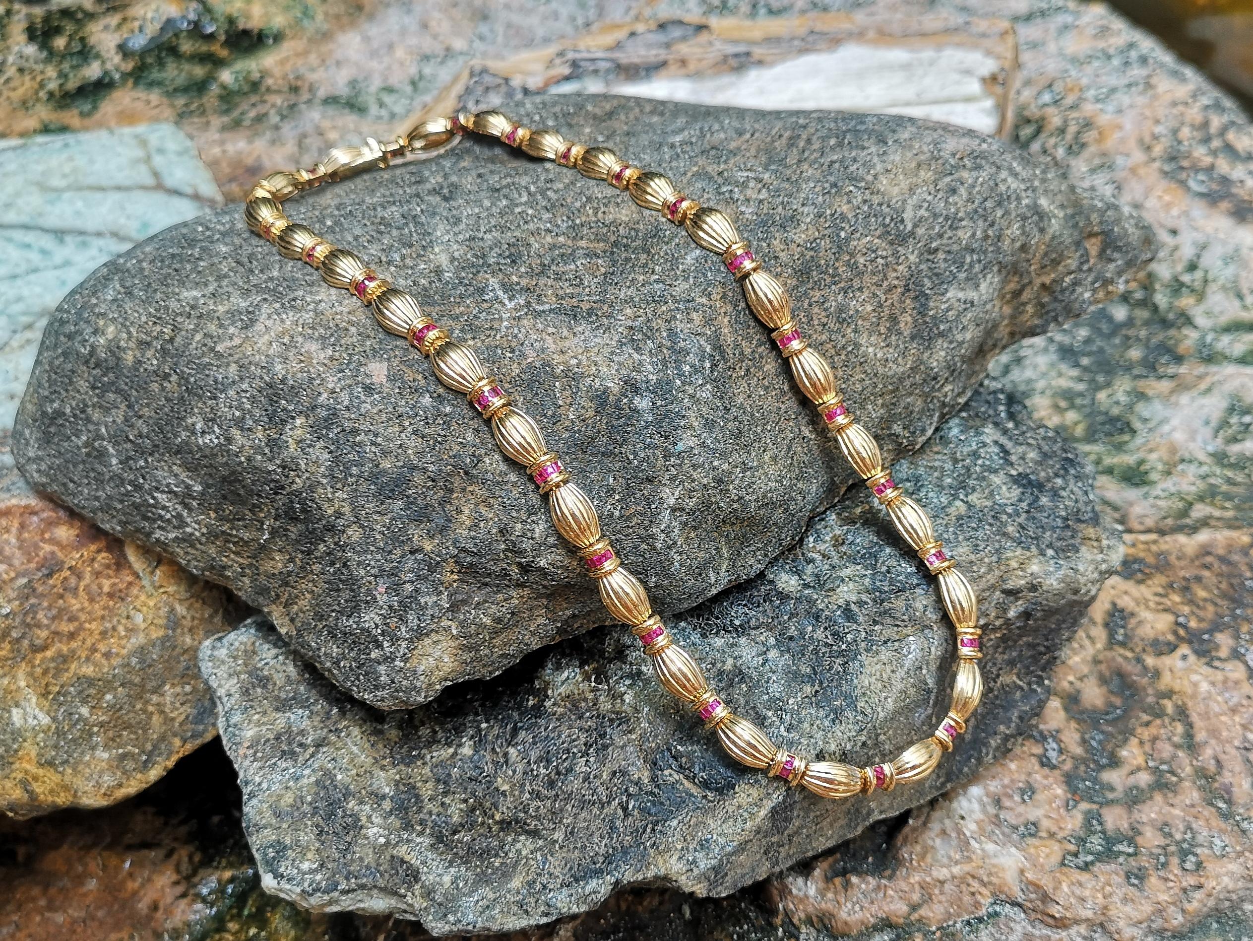 Rubin-Halskette aus 18 Karat Gold in Fassungen Damen im Angebot