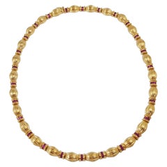 Rubin-Halskette aus 18 Karat Gold in Fassungen