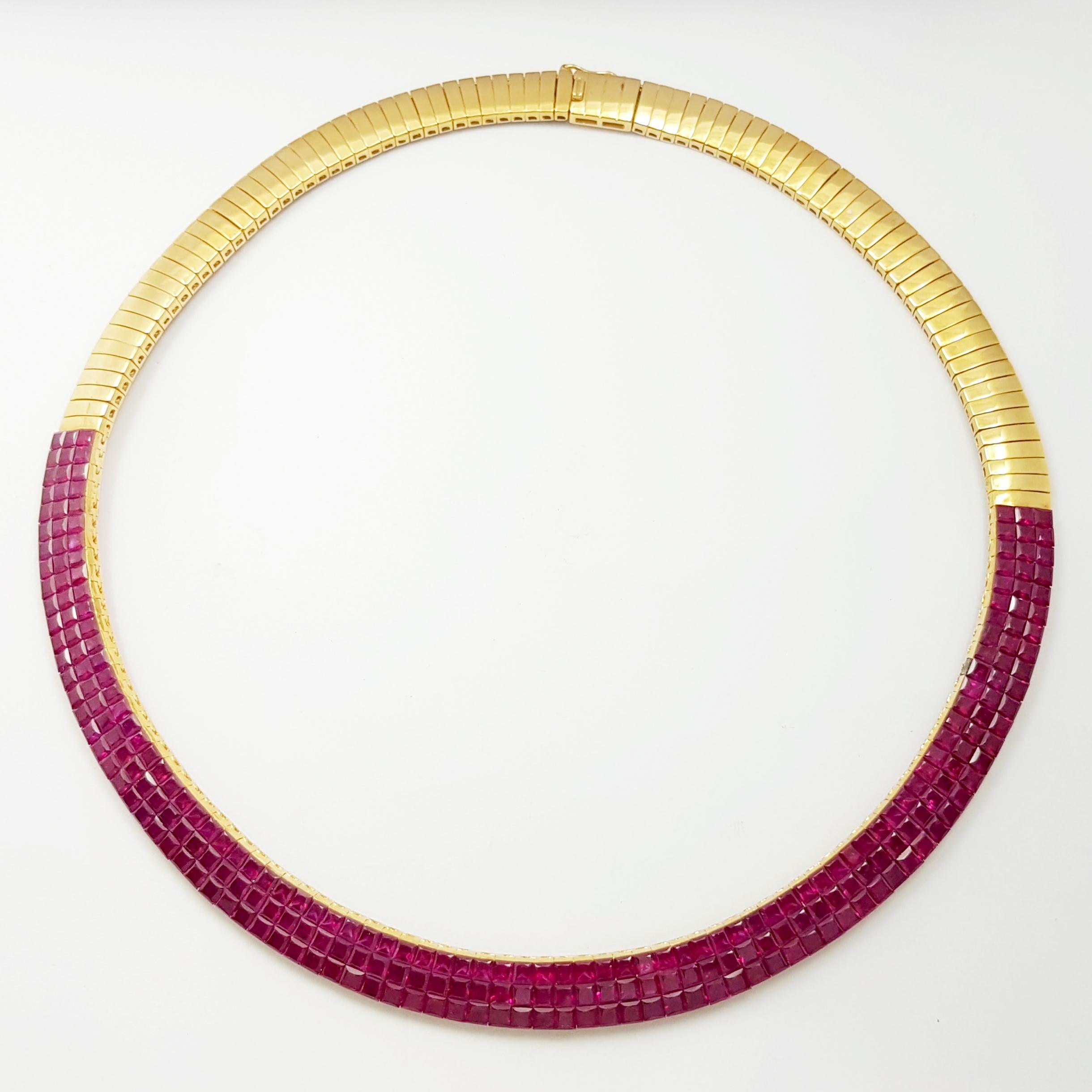 Contemporain Collier de rubis serti dans des montures en or 18K en vente