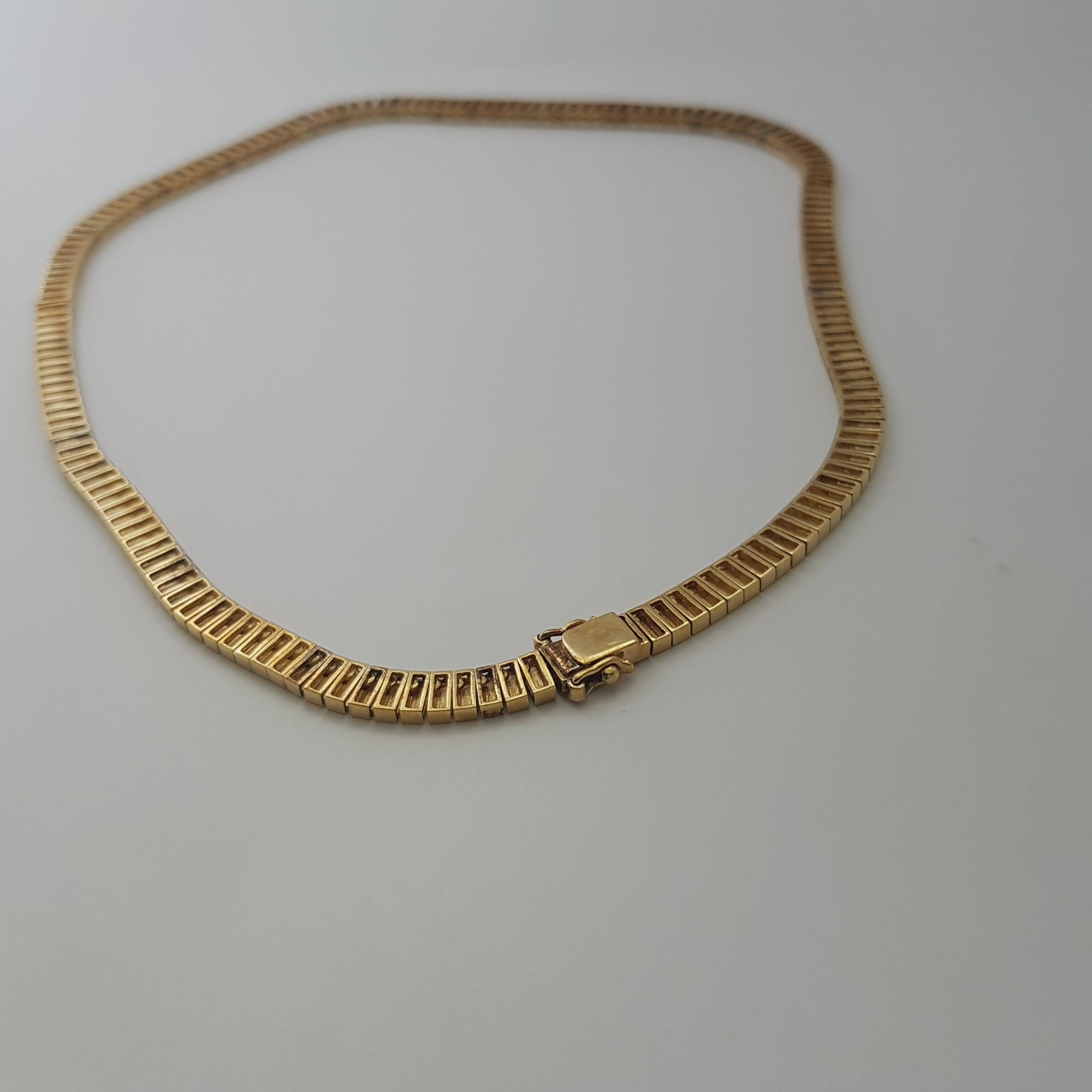 Collana di rubini con montatura in oro 18 carati In condizioni Nuovo in vendita a Bangkok, TH