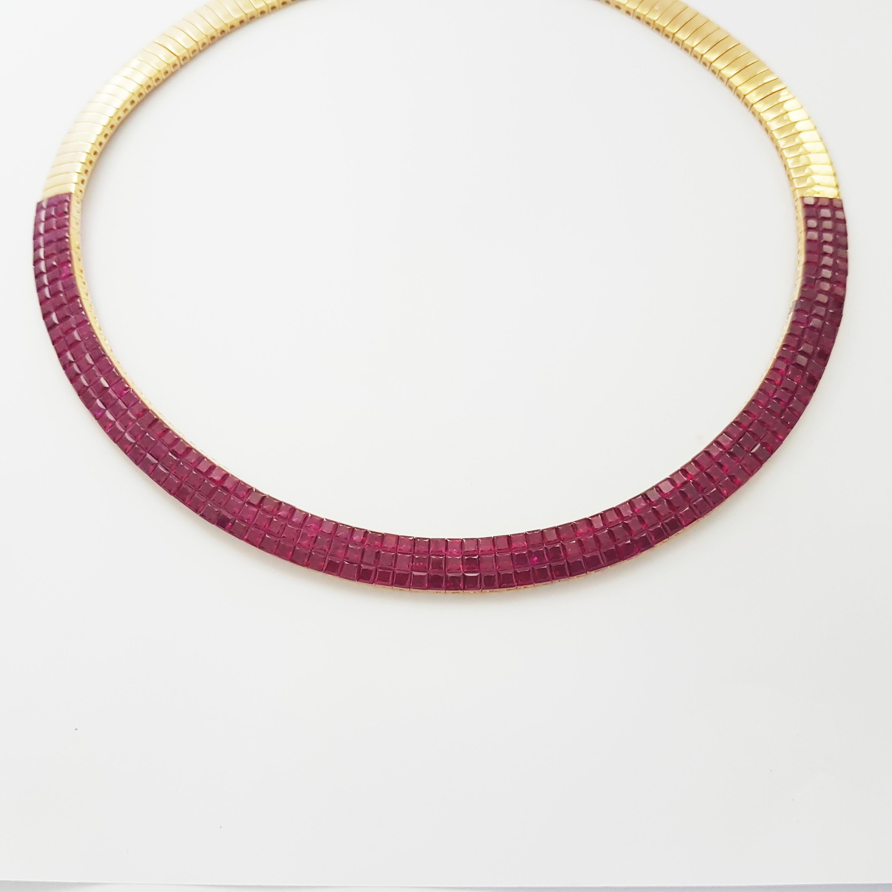 Collier de rubis serti dans des montures en or 18K Neuf - En vente à Bangkok, TH