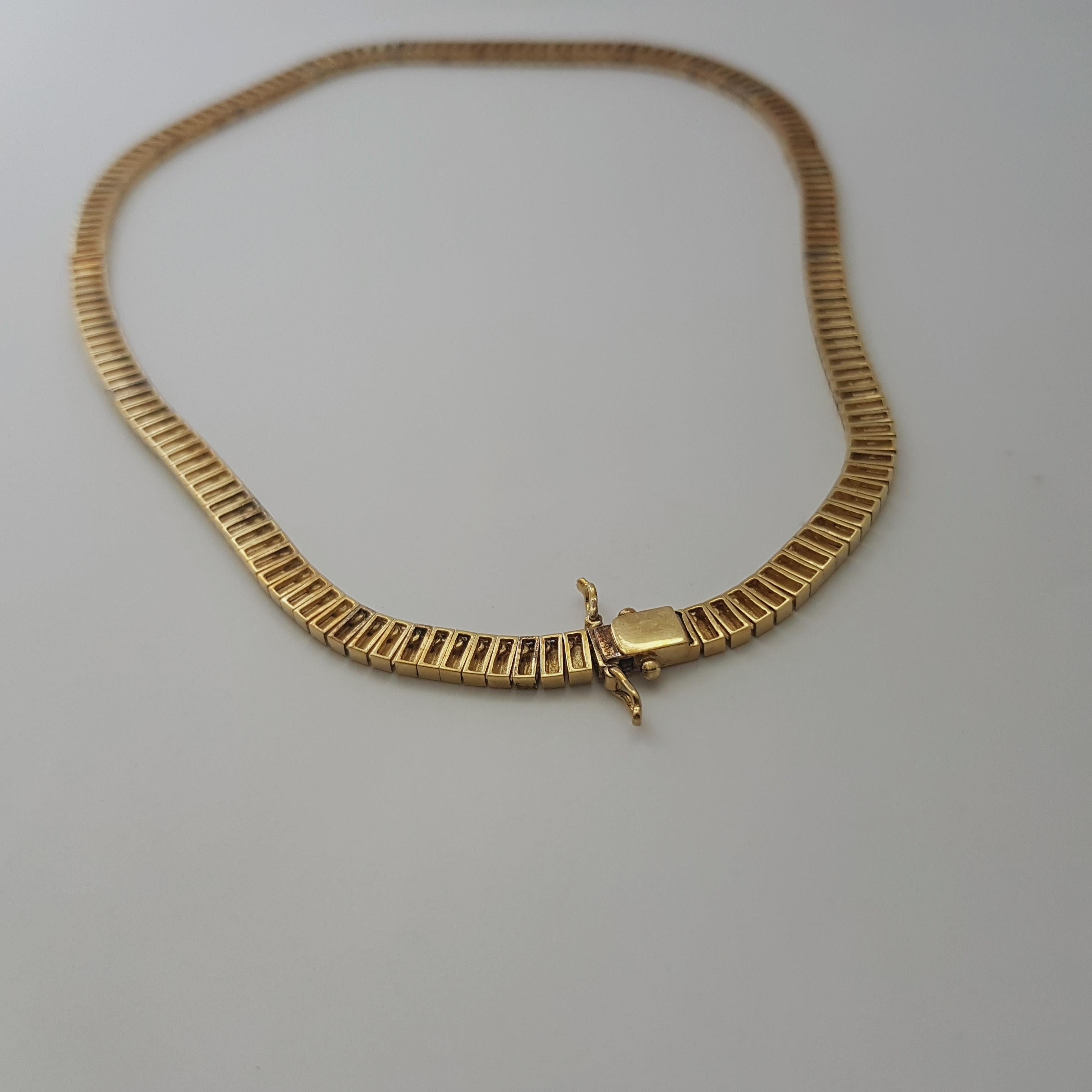 Donna Collana di rubini con montatura in oro 18 carati in vendita