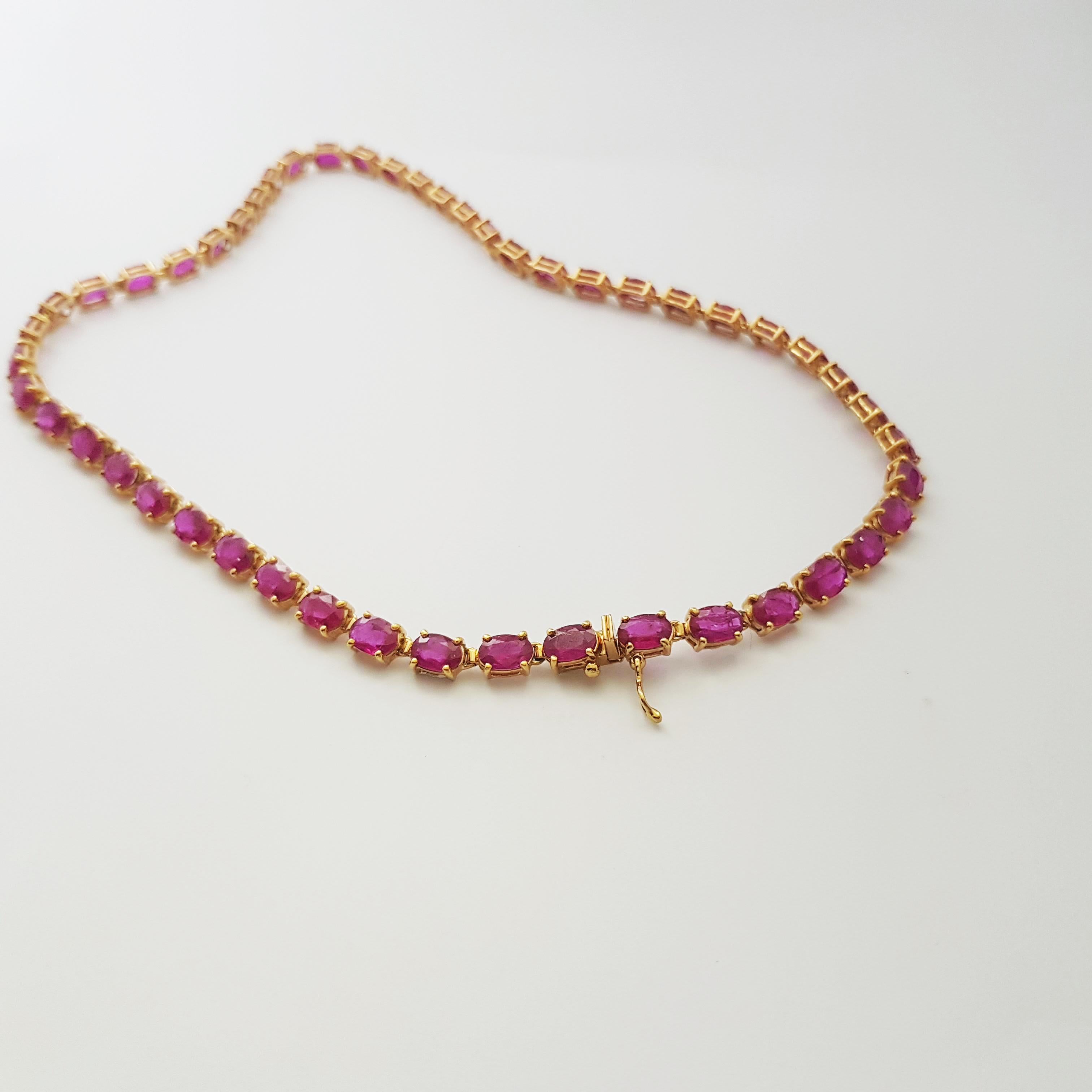 Collier de rubis serti dans des montures en or 18K Pour femmes en vente