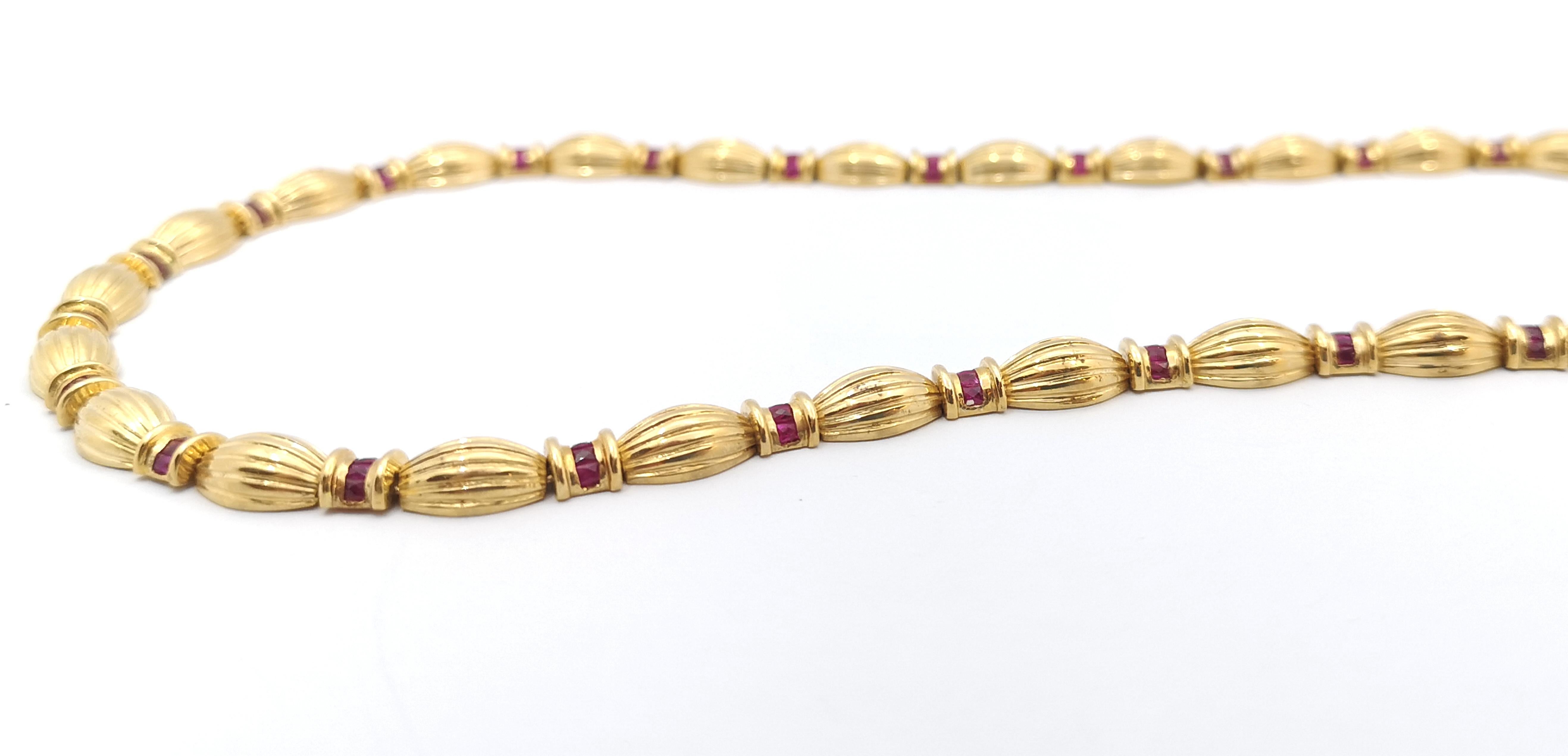 Rubin-Halskette in 18 Karat Goldfassungen gefasst im Angebot 1
