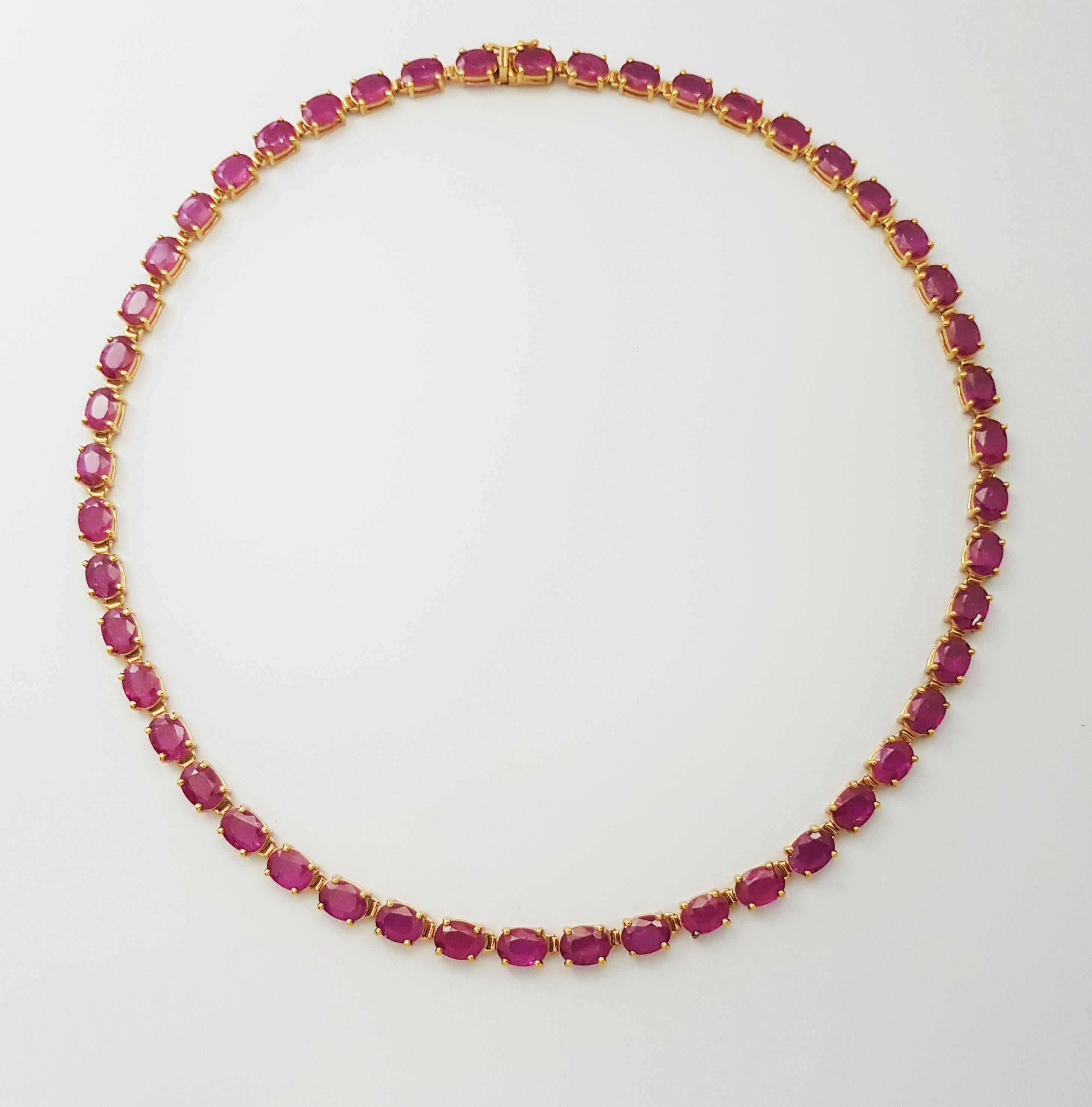 Collier de rubis serti dans des montures en or 18K en vente 1
