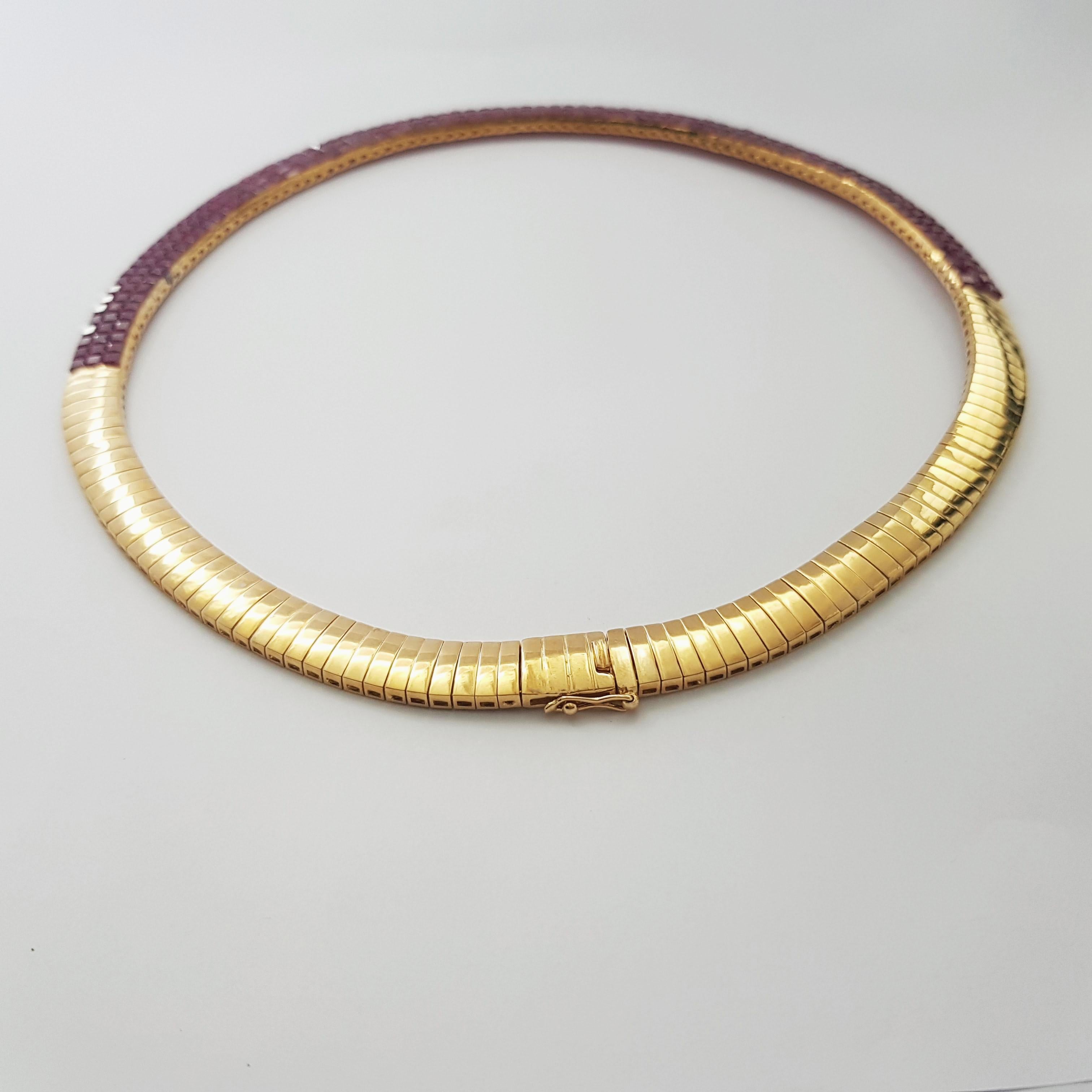 Collier de rubis serti dans des montures en or 18K en vente 1