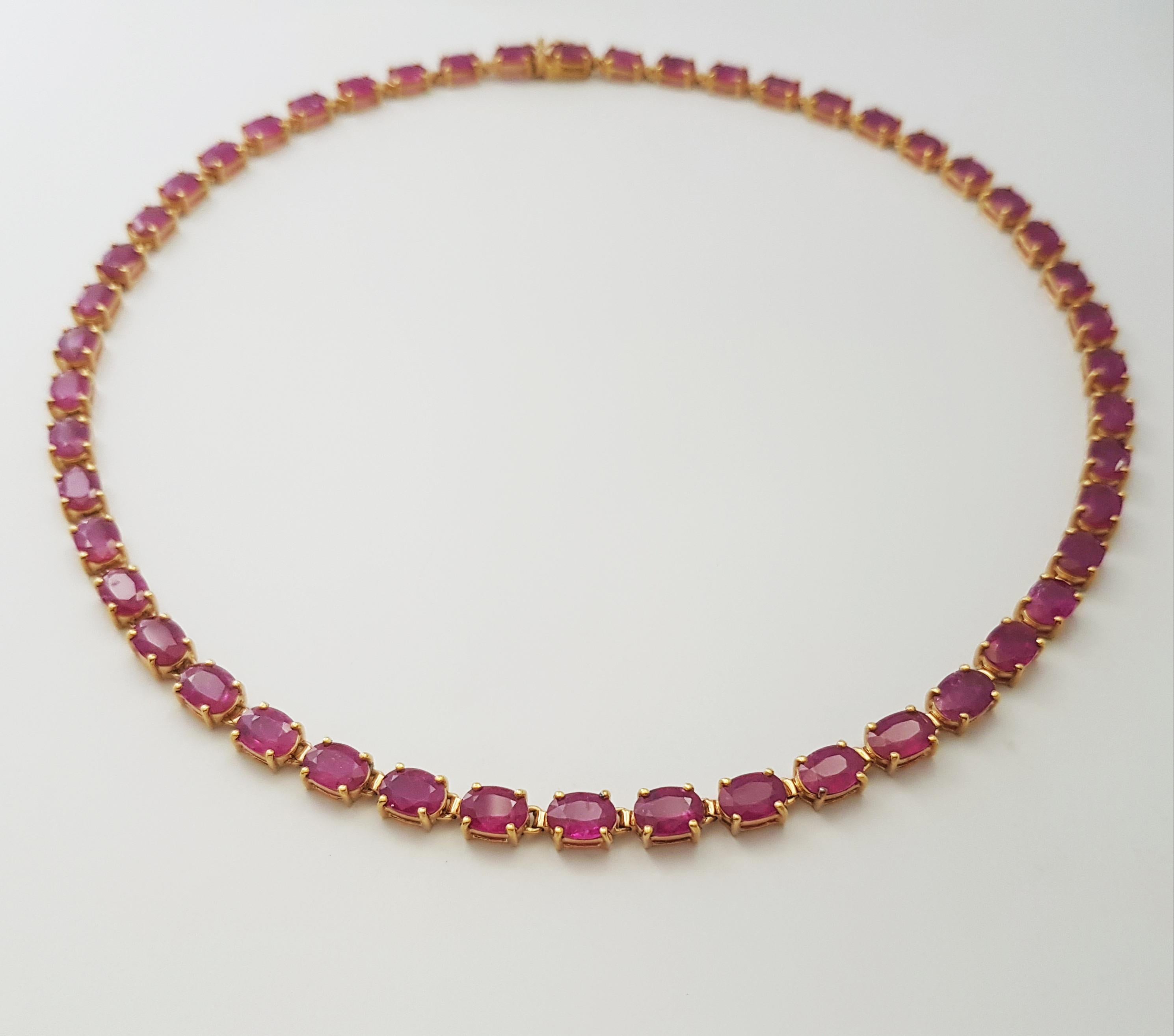 Collier de rubis serti dans des montures en or 18K en vente 2