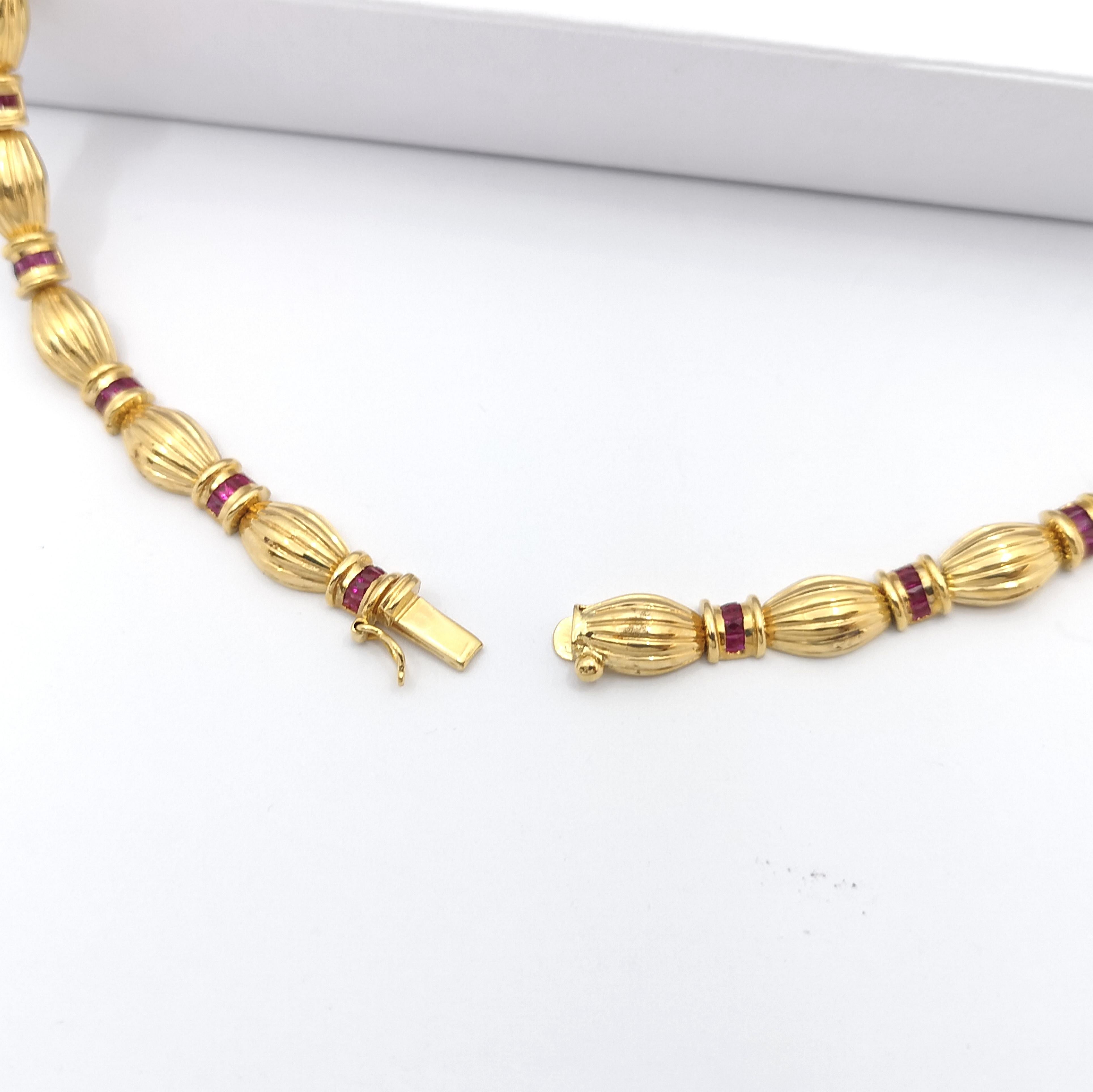 Rubin-Halskette in 18 Karat Goldfassungen gefasst im Angebot 3