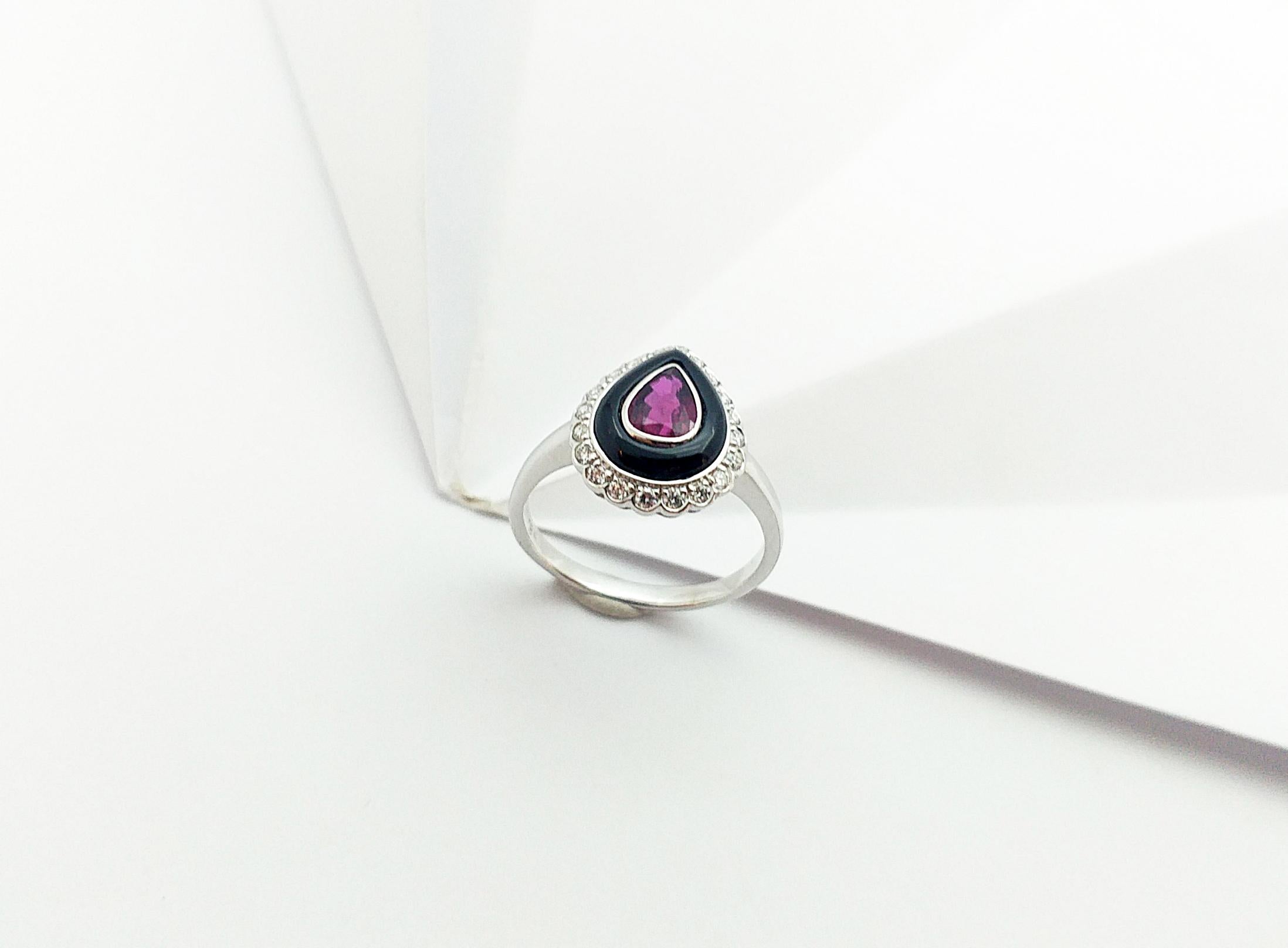 Ruby, Onyx and Diamond Ring Set in 18 Karat White Gold Settings For Sale 3