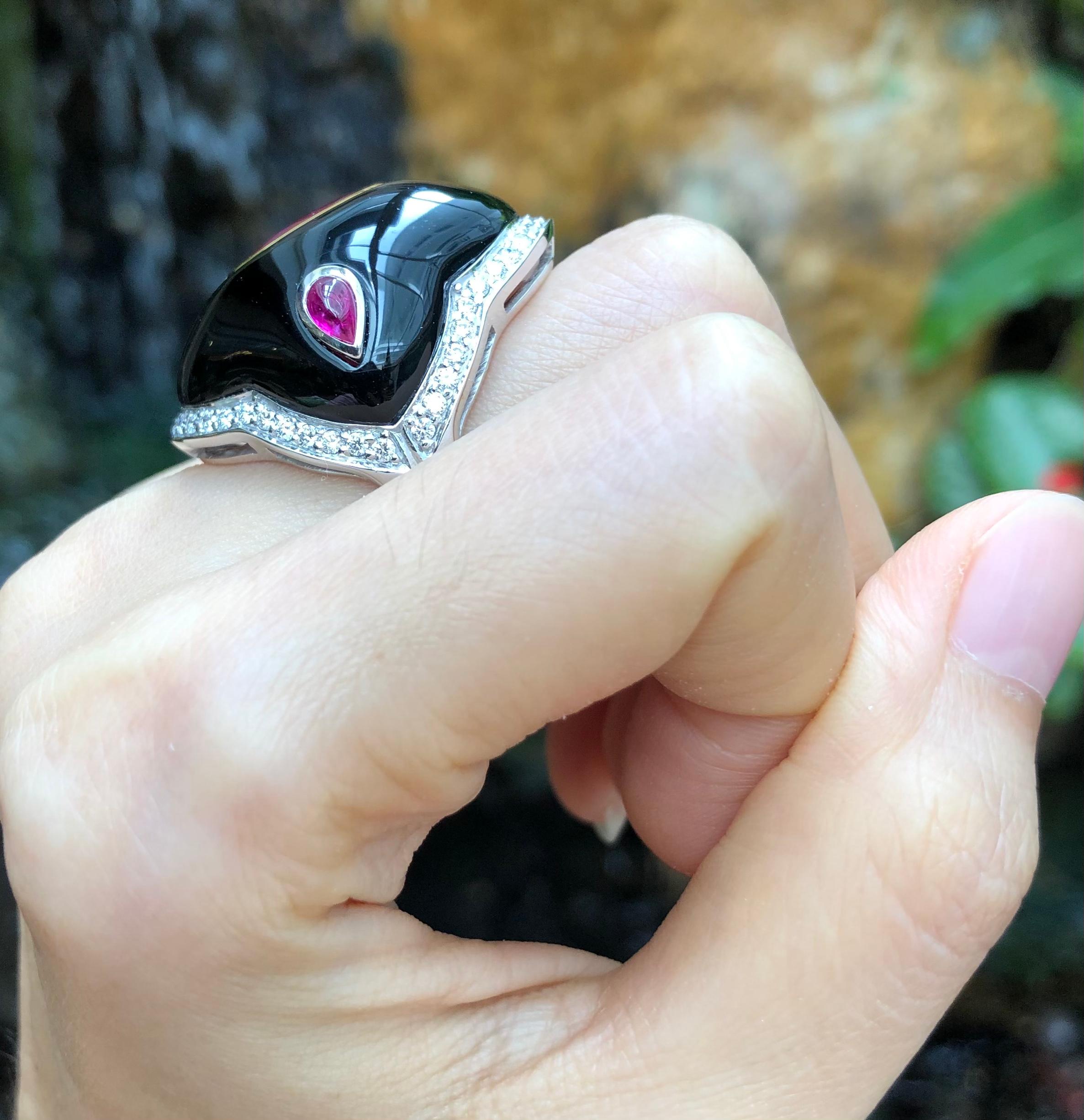 Contemporary Ruby, Onyx, Cabochon Ruby with Diamond Ring Set in 18 Karat White Gold Settings For Sale