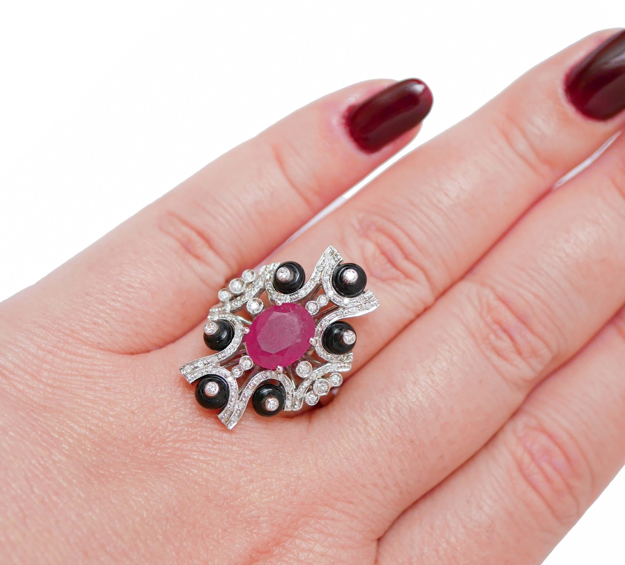 Ruby, Onyx, Diamonds, Platinum Retrò Ring. In Good Condition In Marcianise, Marcianise (CE)
