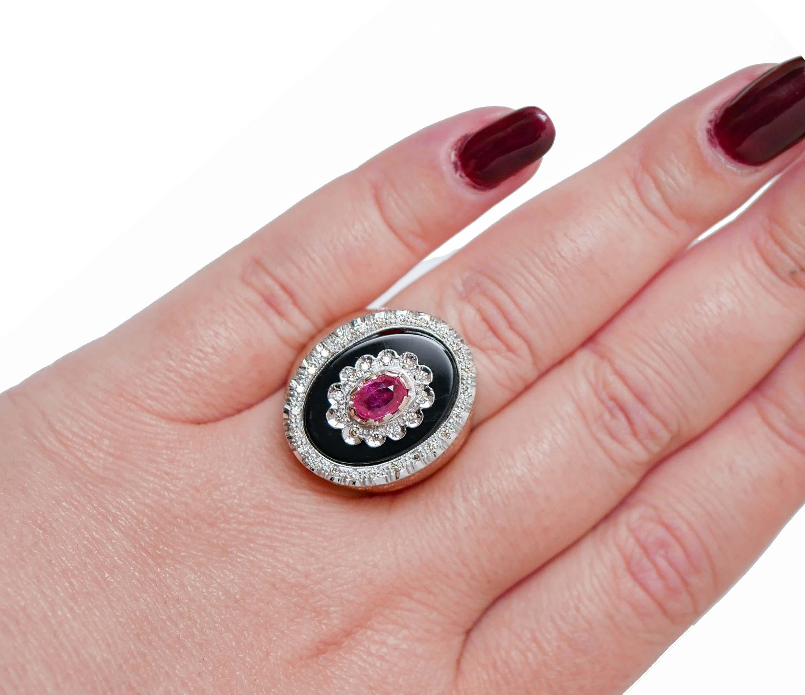 Ruby, Onyx, Diamonds, Rose Gold Retrò Ring. In Good Condition For Sale In Marcianise, Marcianise (CE)
