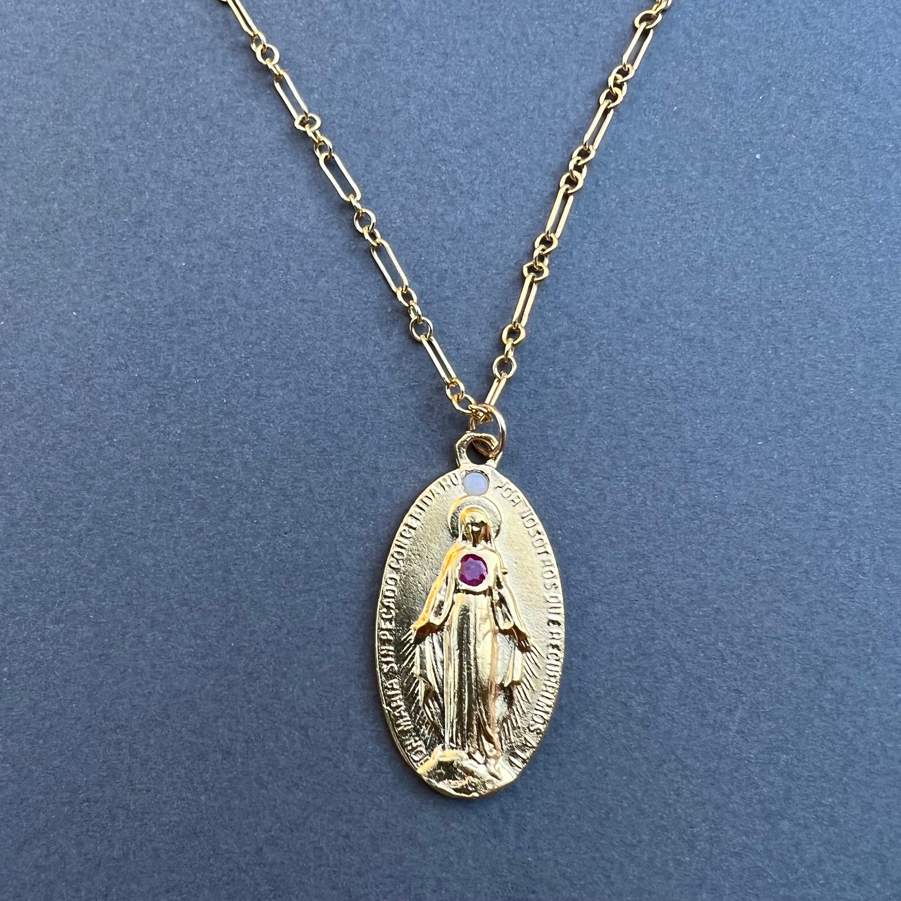 Ruby Opal Medal Necklace Mother Mary Gold Tone J Dauphin en vente 6