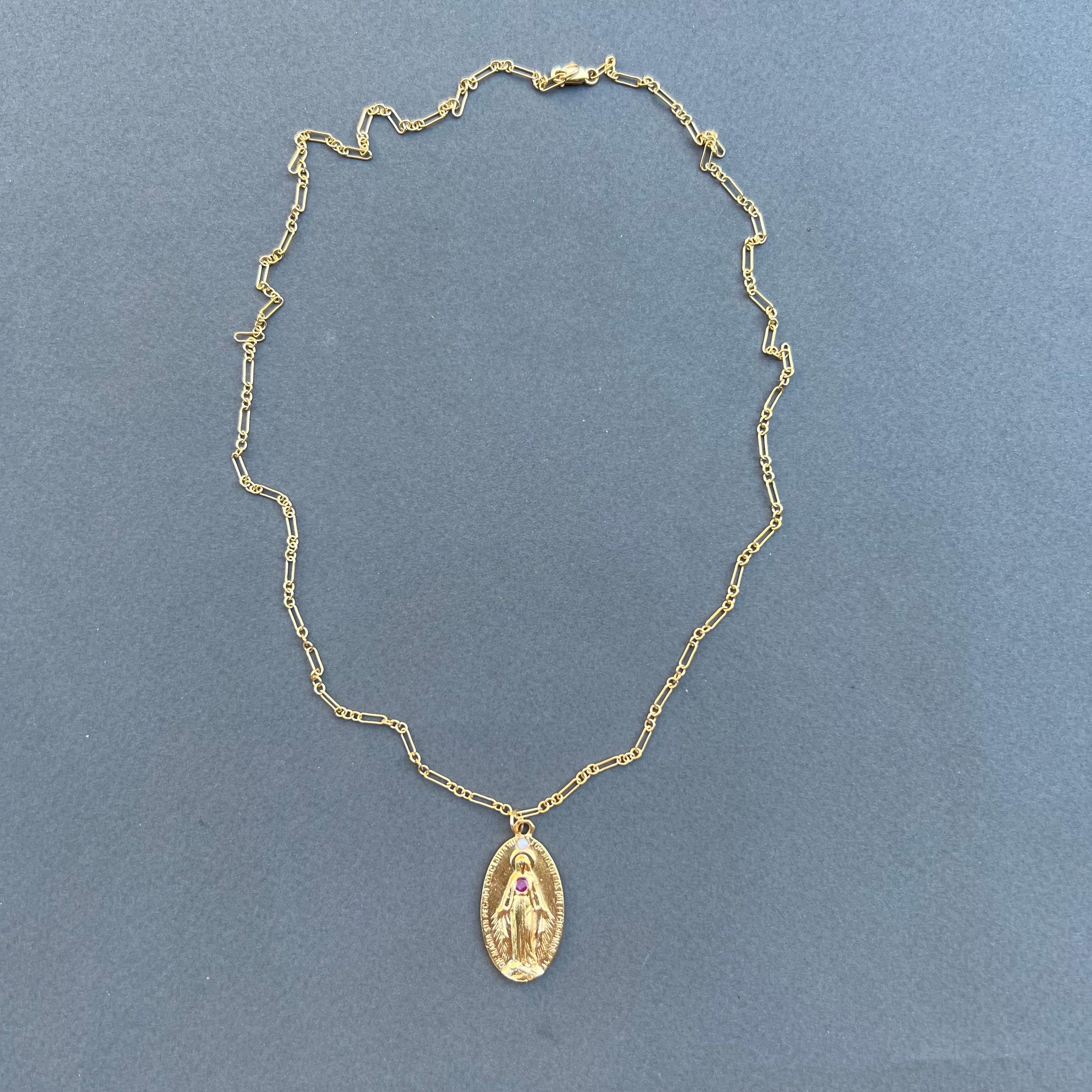 Ruby Opal Medal Necklace Mother Mary Gold Tone J Dauphin en vente 8