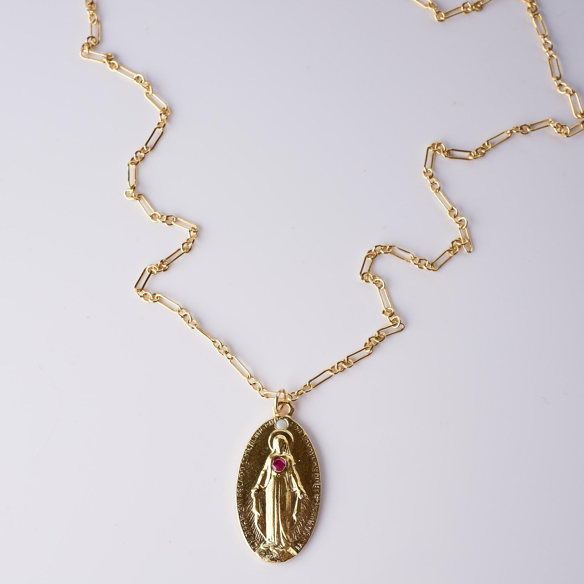 Ruby Opal Medal Necklace Mother Mary Gold Tone J Dauphin Neuf - En vente à Los Angeles, CA