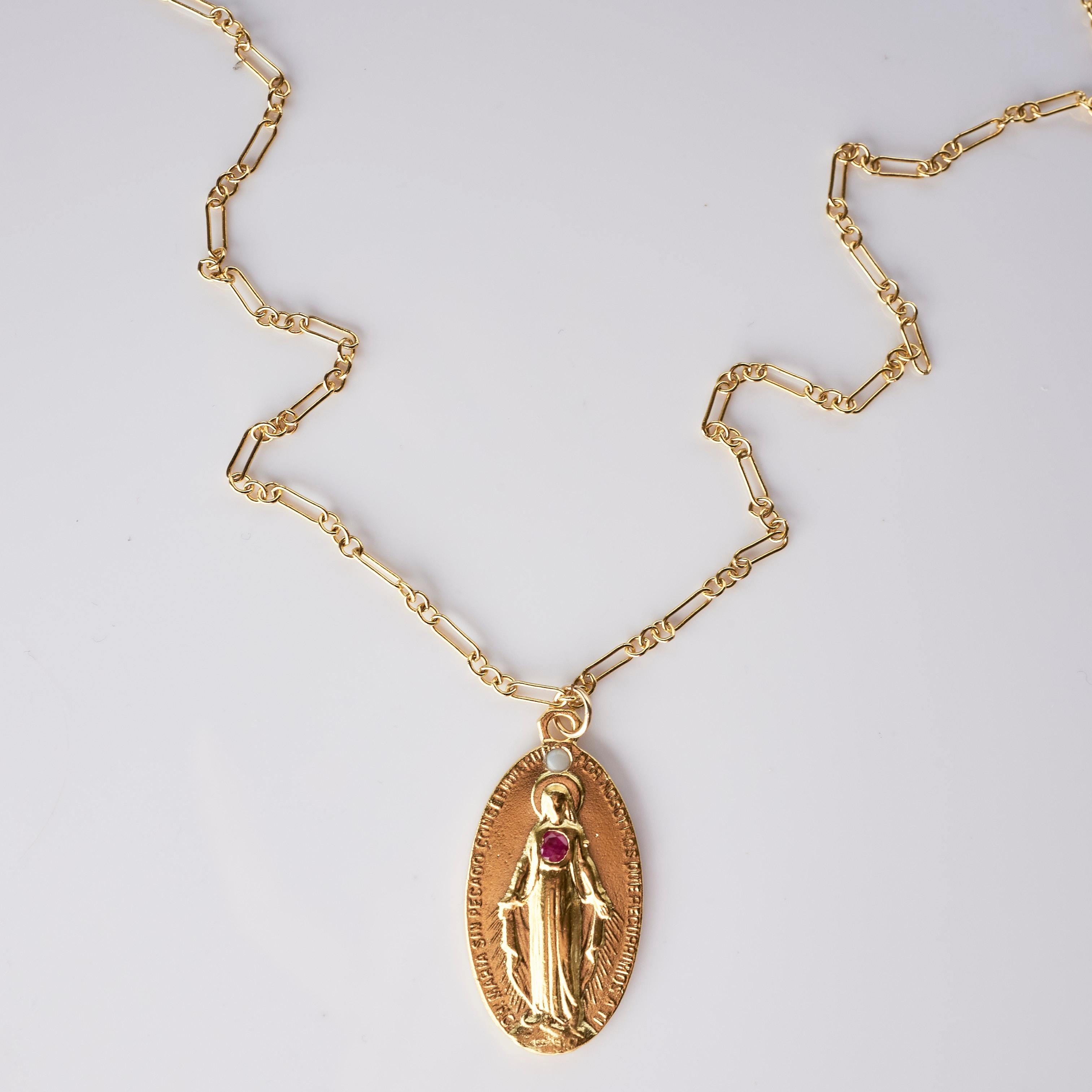 Ruby Opal Medal Necklace Mother Mary Gold Tone J Dauphin Pour femmes en vente